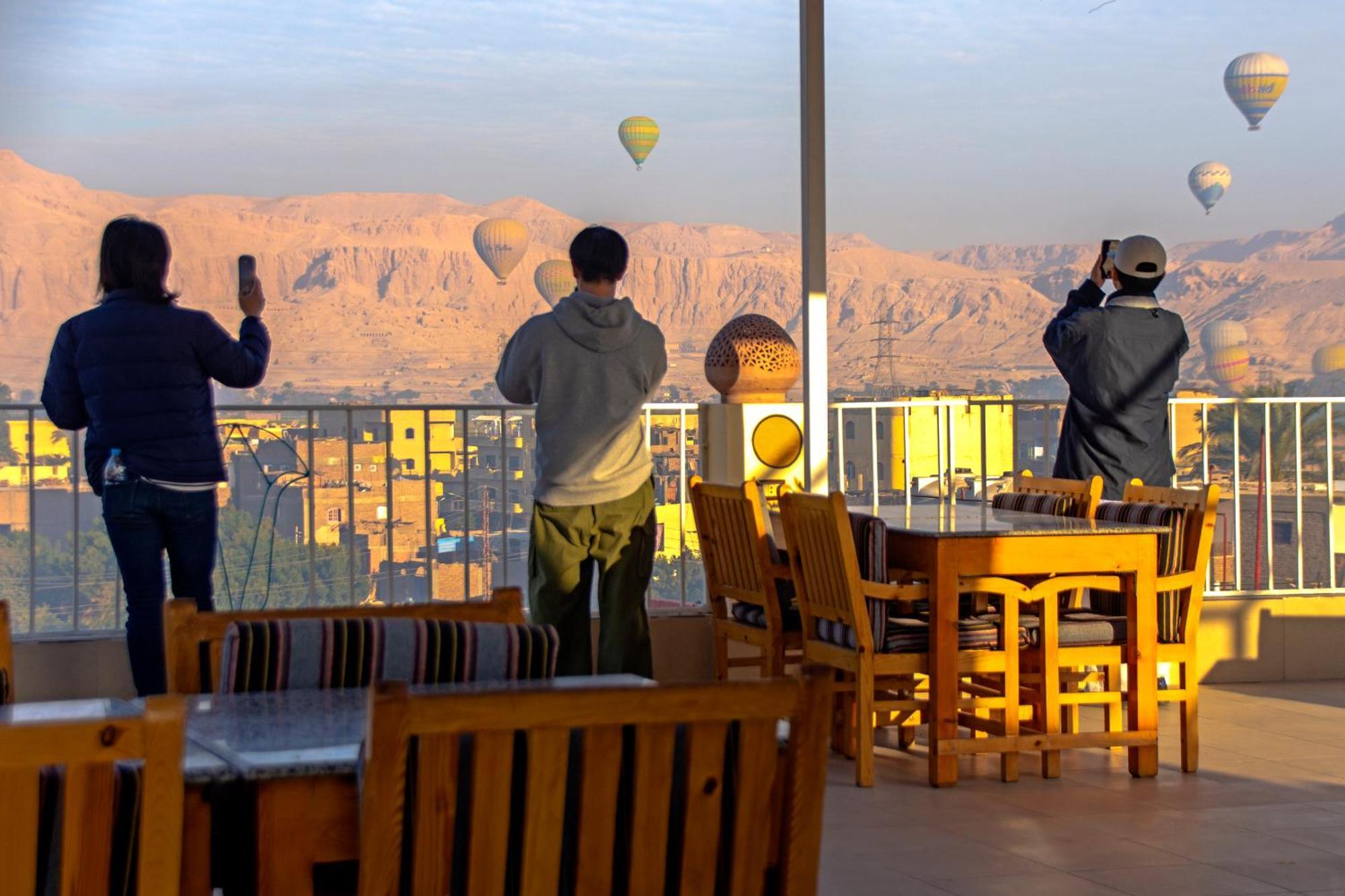 Suite with Mountain View