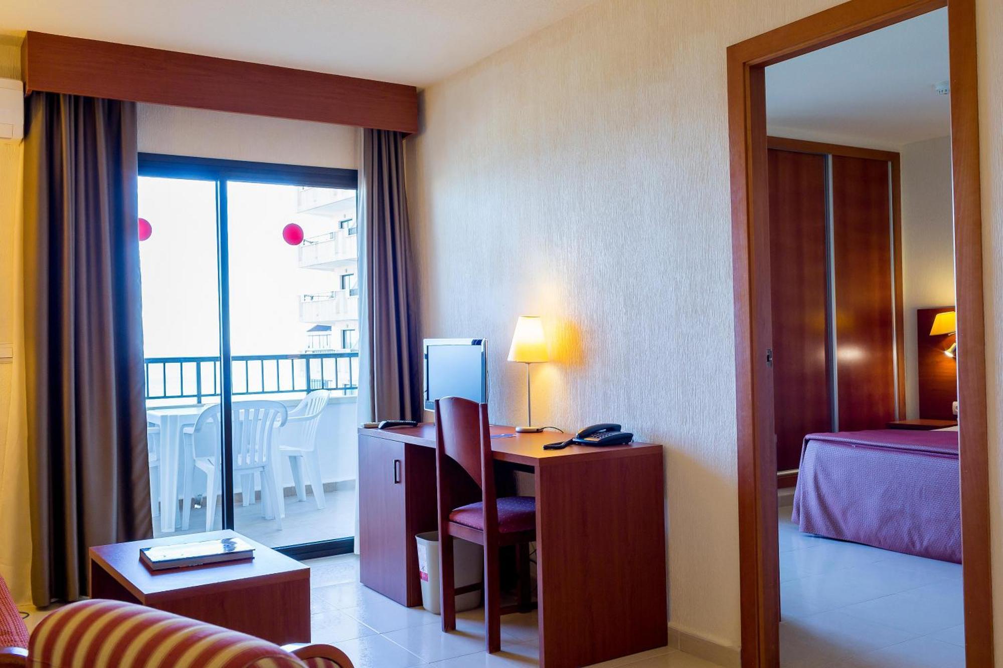 Twin Room with Sea View,1646332925:JPEG