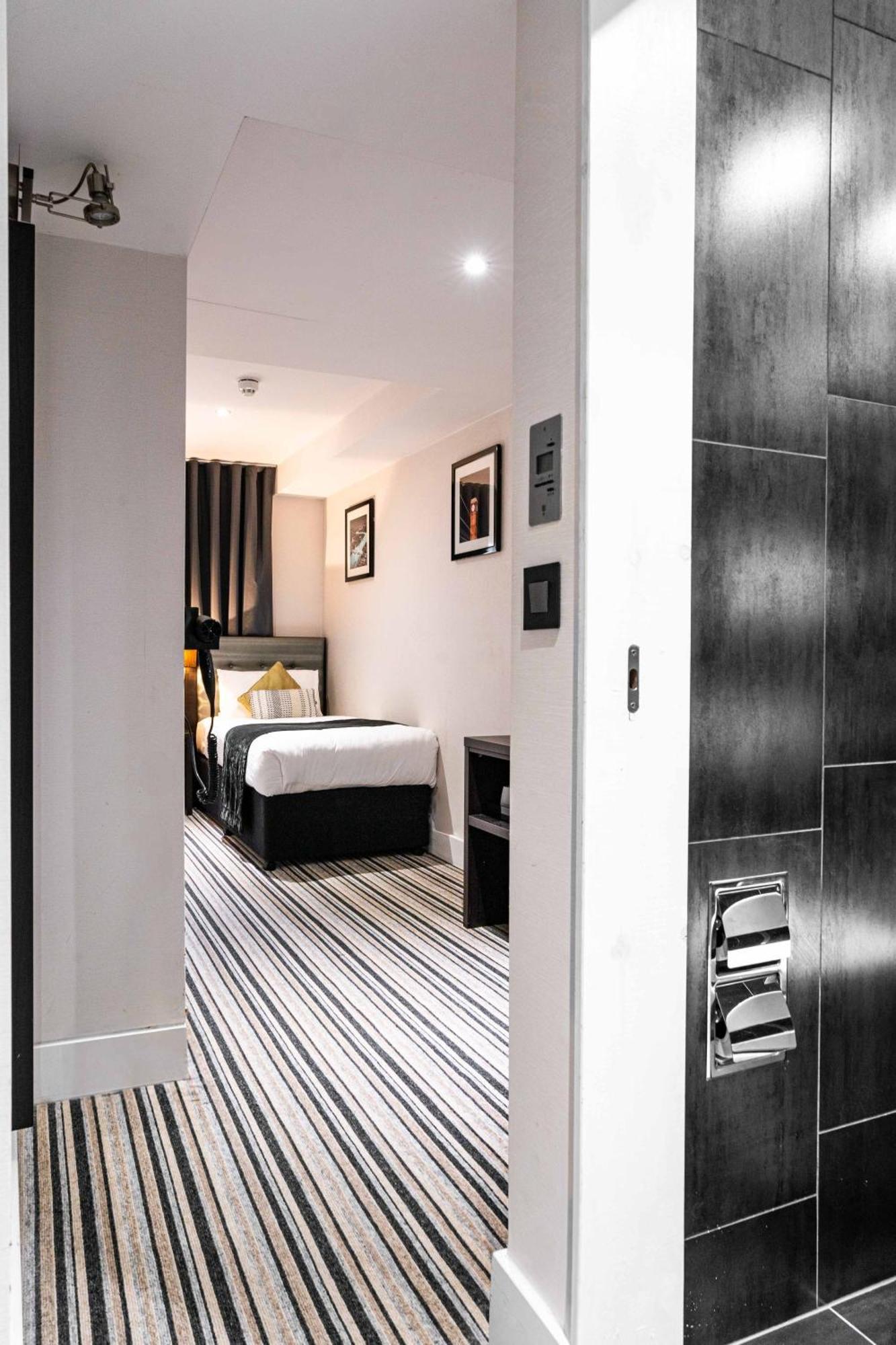 Petite Single Room Private Bathroom,1646343094:JPEG