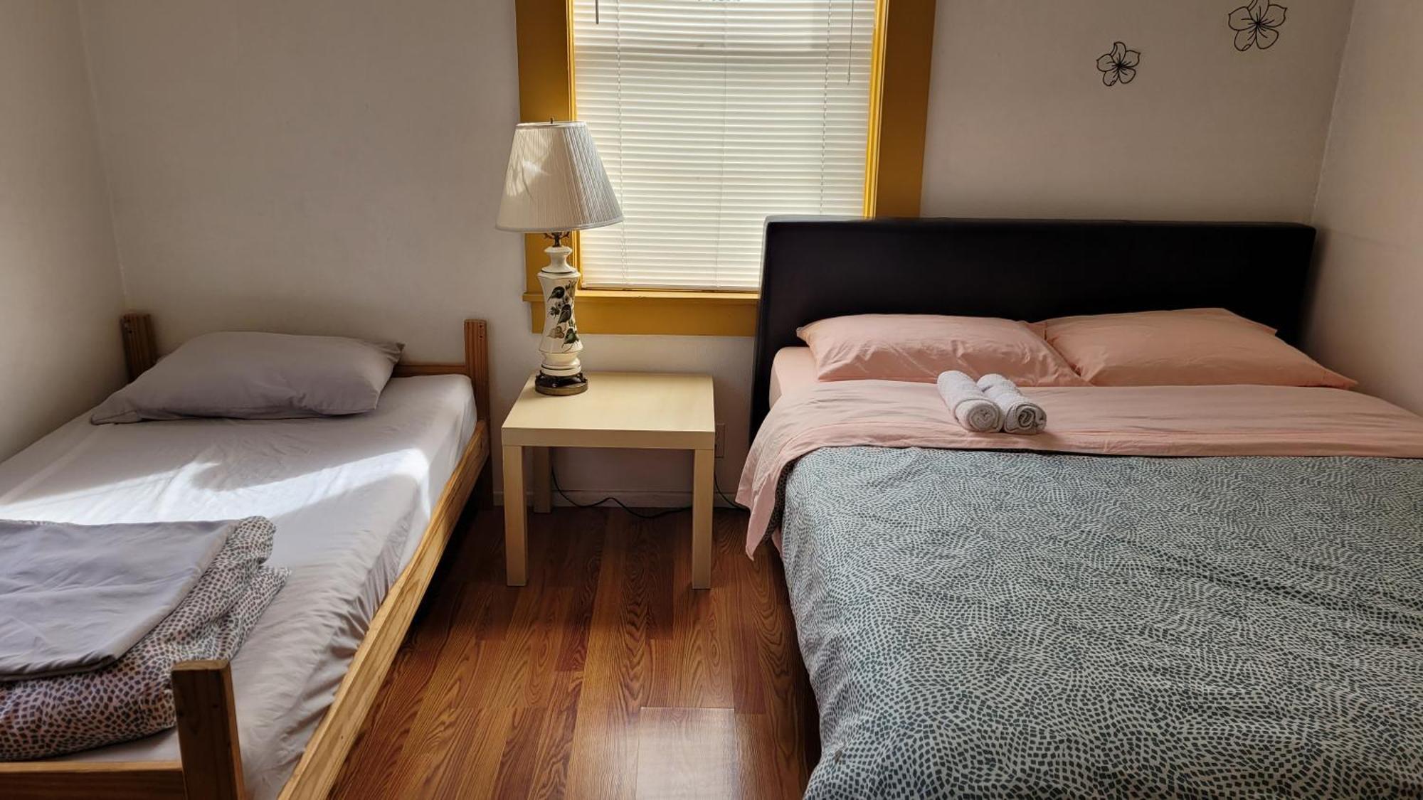 Basic Triple Room with Shared Bathroom