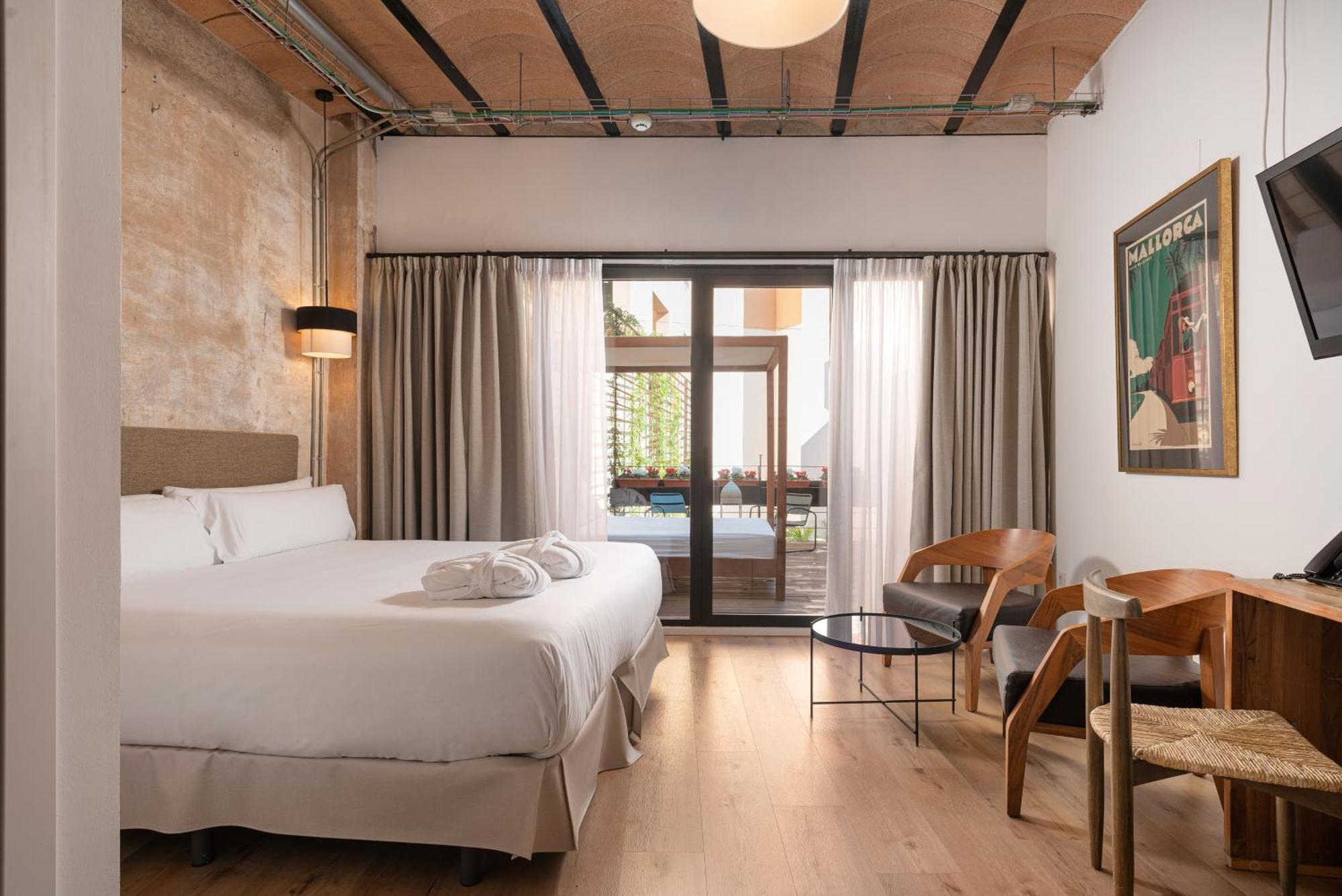 Premium Double Room with Terrace,1648898624:JPEG