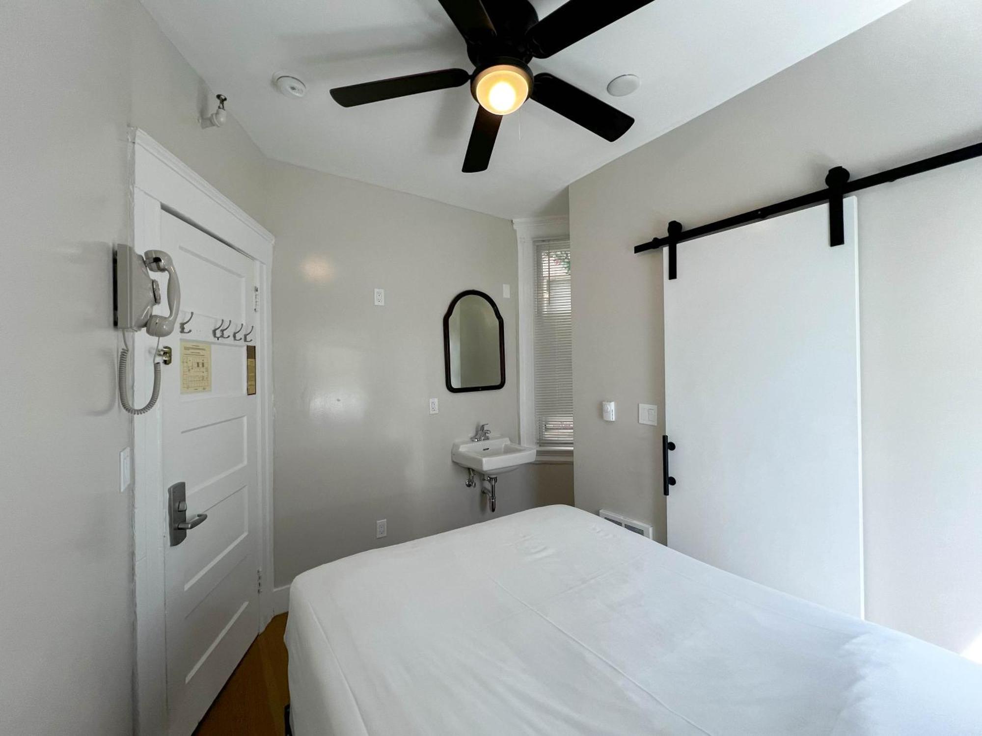 Double Room with Private Bathroom,1609308923:JPEG