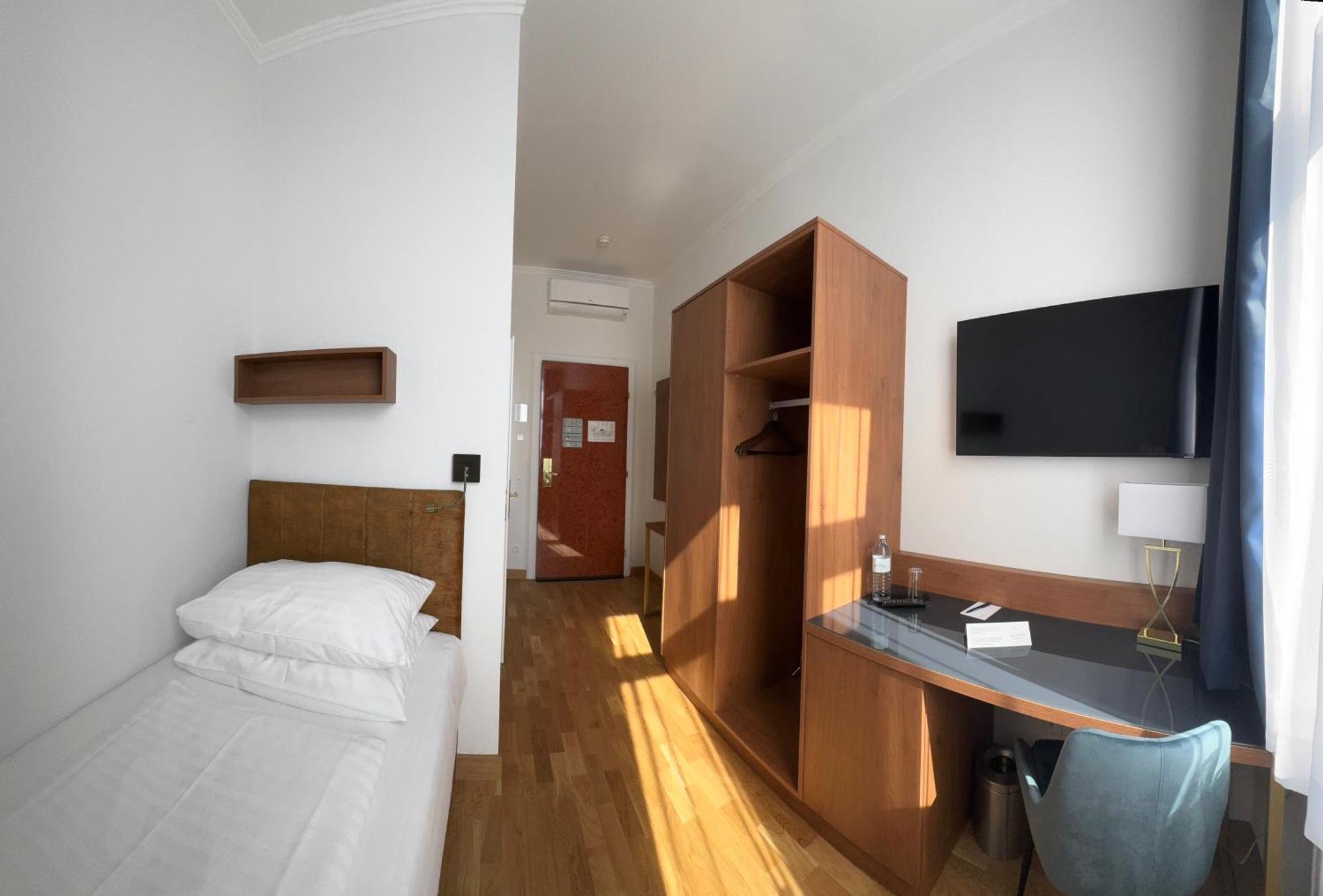 Standard Single Room,1654252698:JPEG