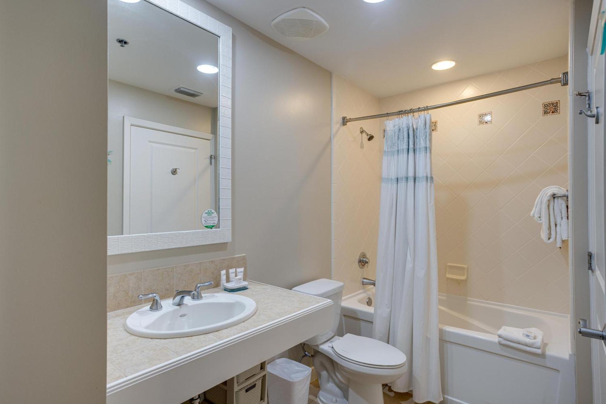 Studio Apartment with Queen Bed - Luau Complex,1658793980:JPEG