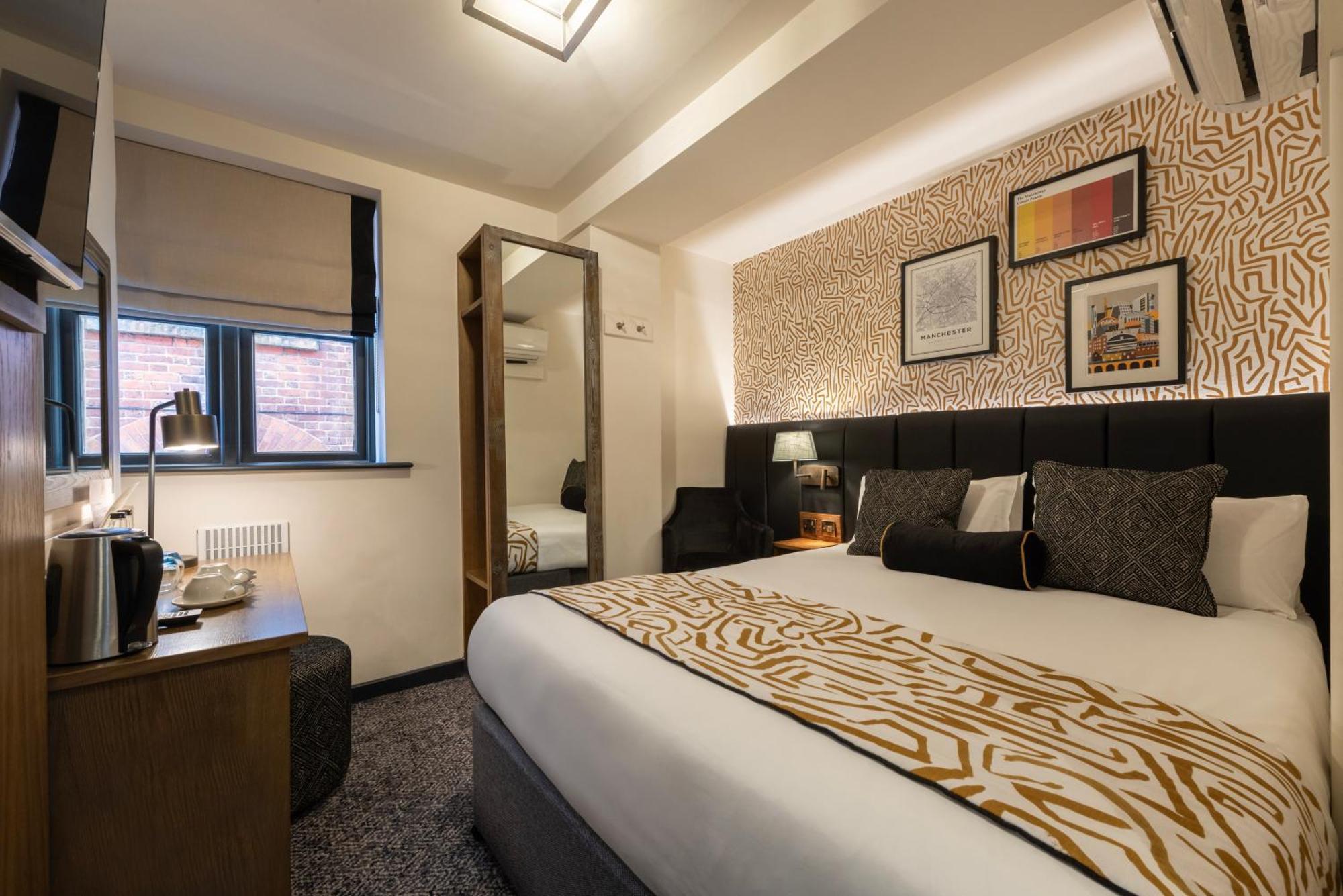 Small Double Room,1659486473:JPEG