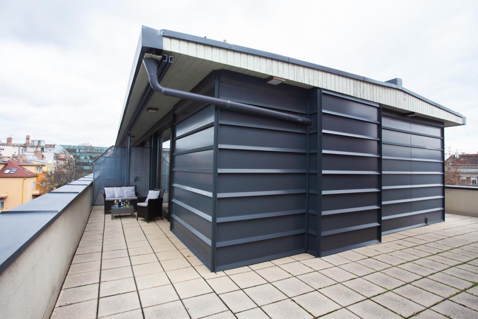 Suite,1661112462:JPEG