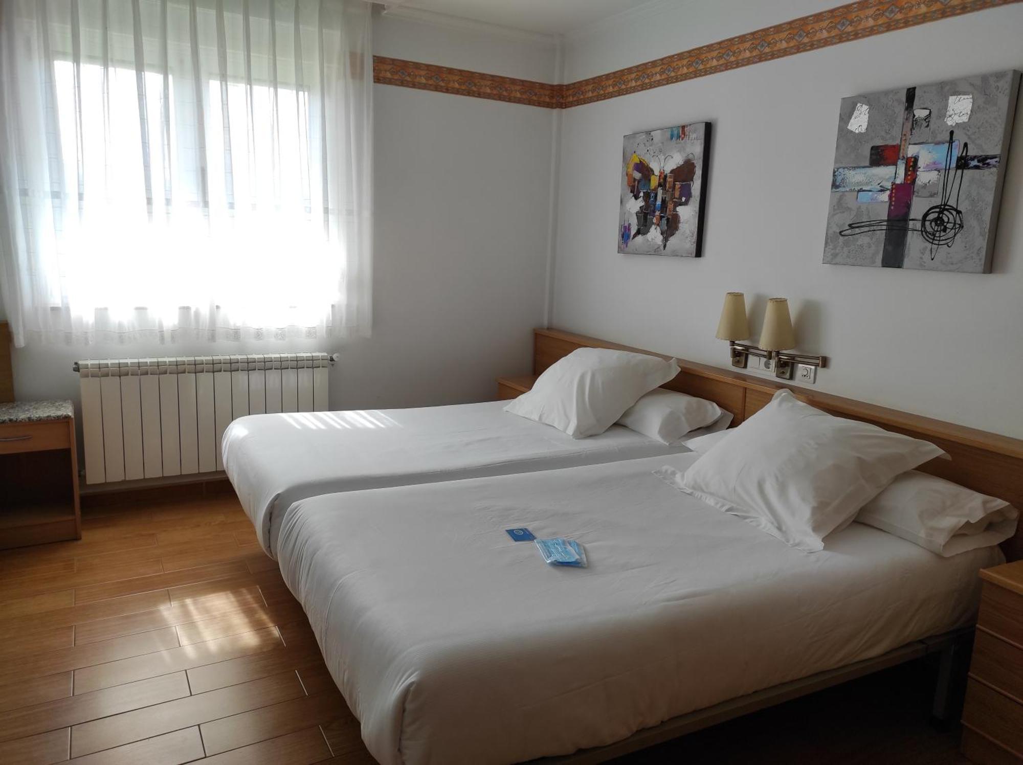 Twin Room,1661133827:JPEG