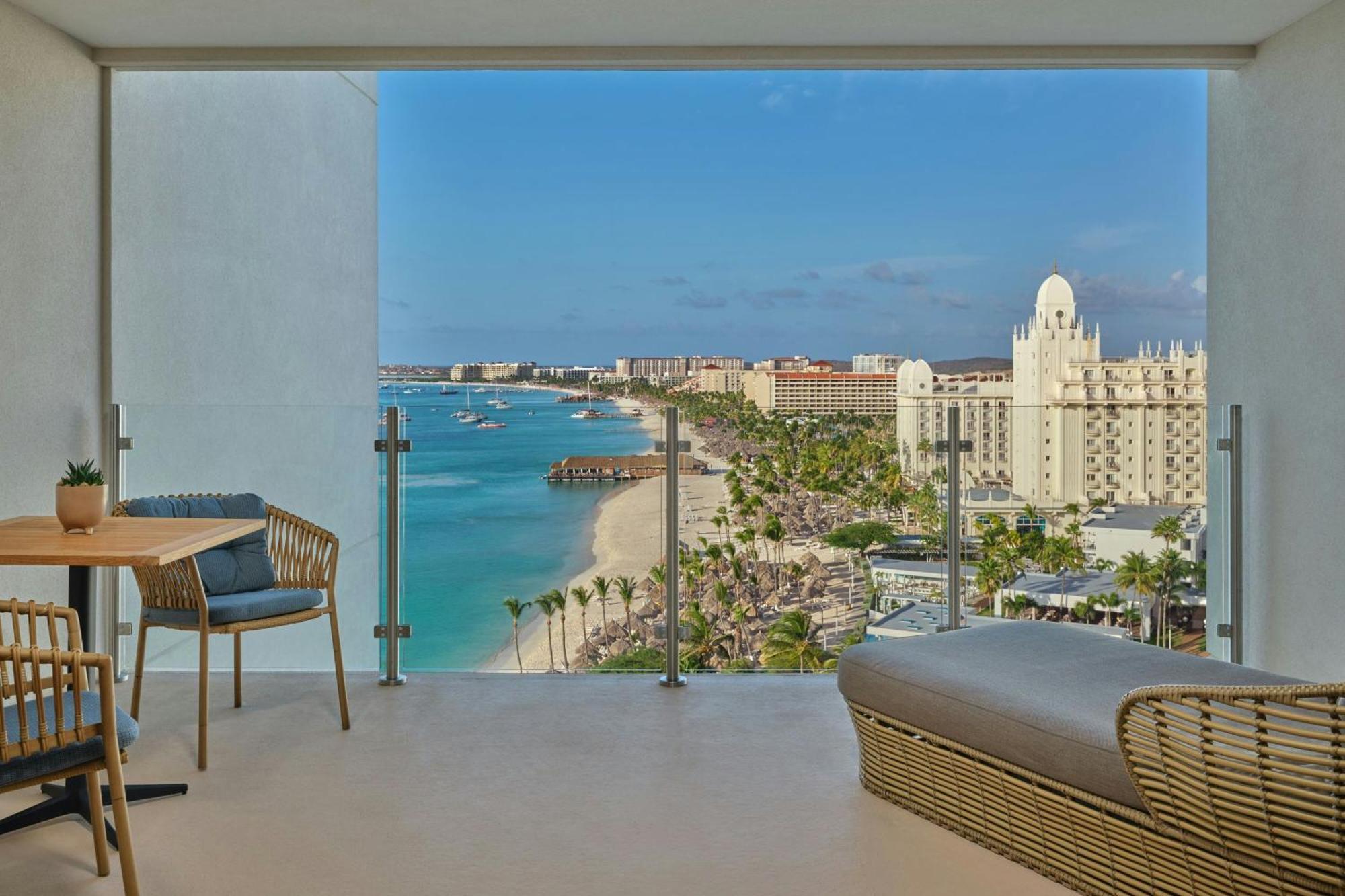 Deluxe Tweepersoonskamer met 2 Tweepersoonsbedden en Balkon - Uitzicht op de Oceaan