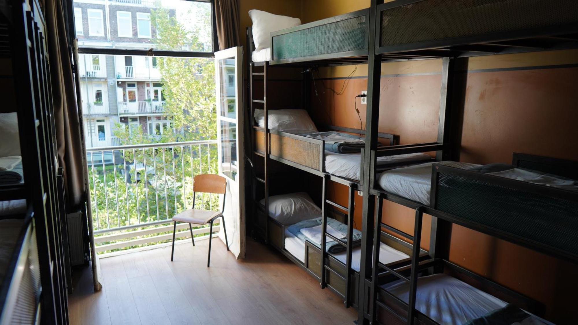 Bed 9-Bed Mixed Dormitory Room,1664648076:JPEG
