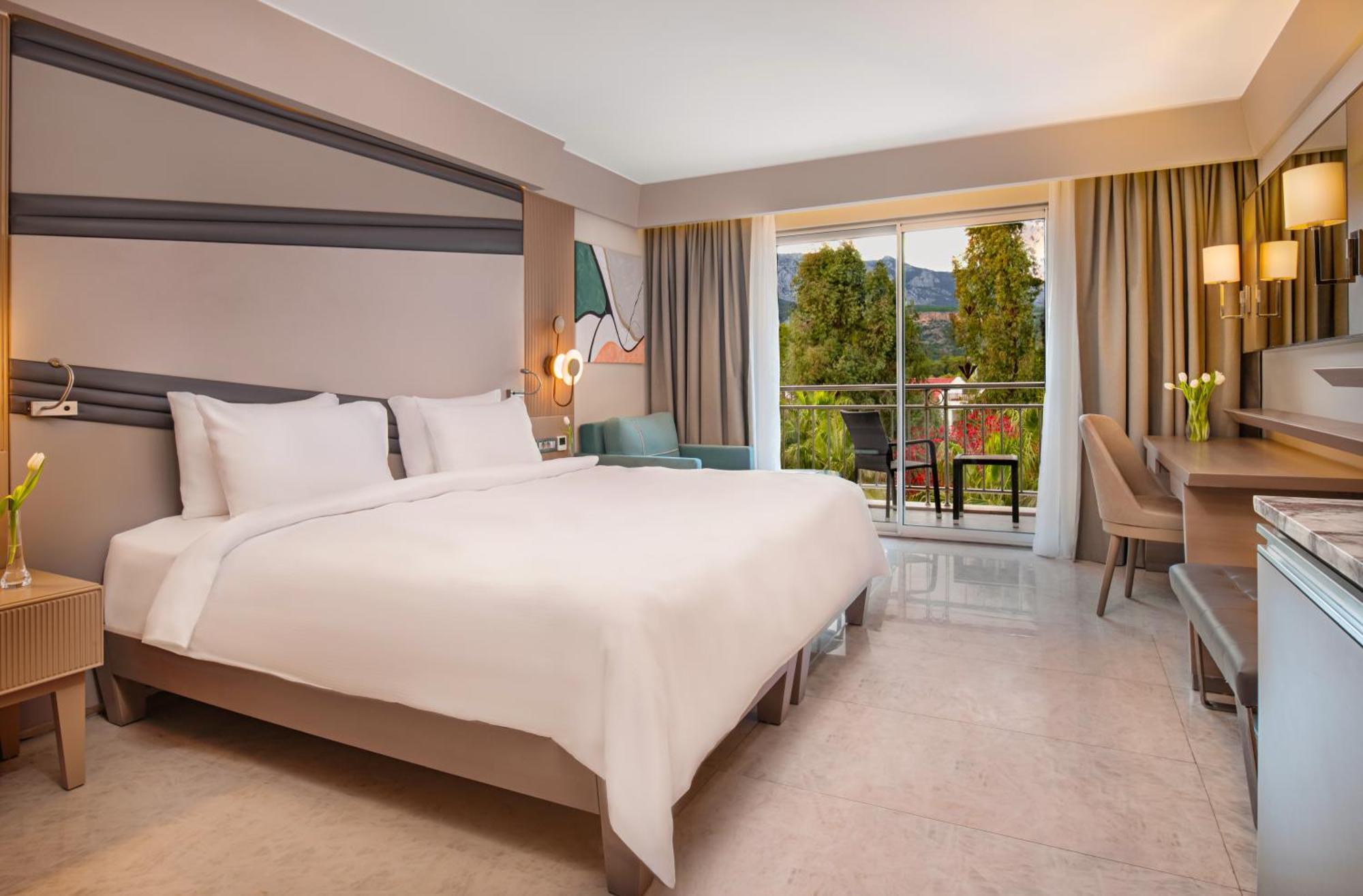 Deluxe Double Room Garden View