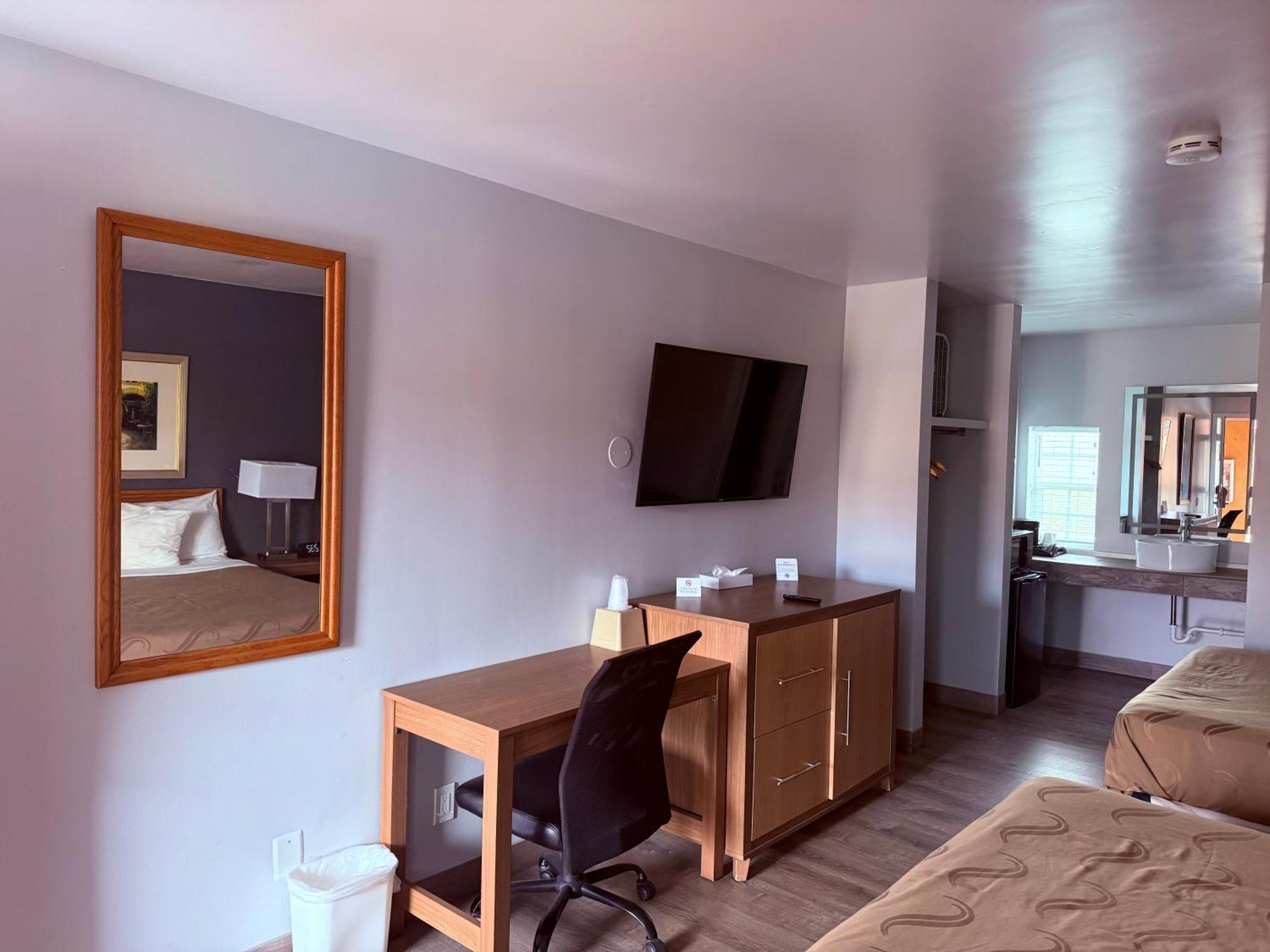 King Room,1665406004:JPEG