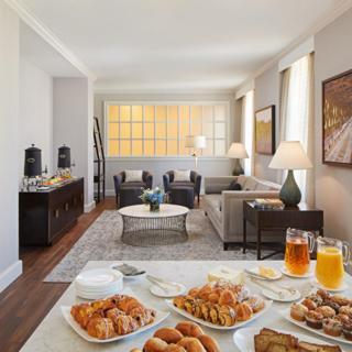 King Room - Club Access,1730051542:JPEG