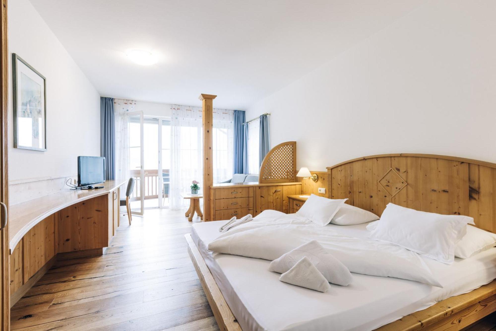 Double Room with Balcony,1670716951:JPEG