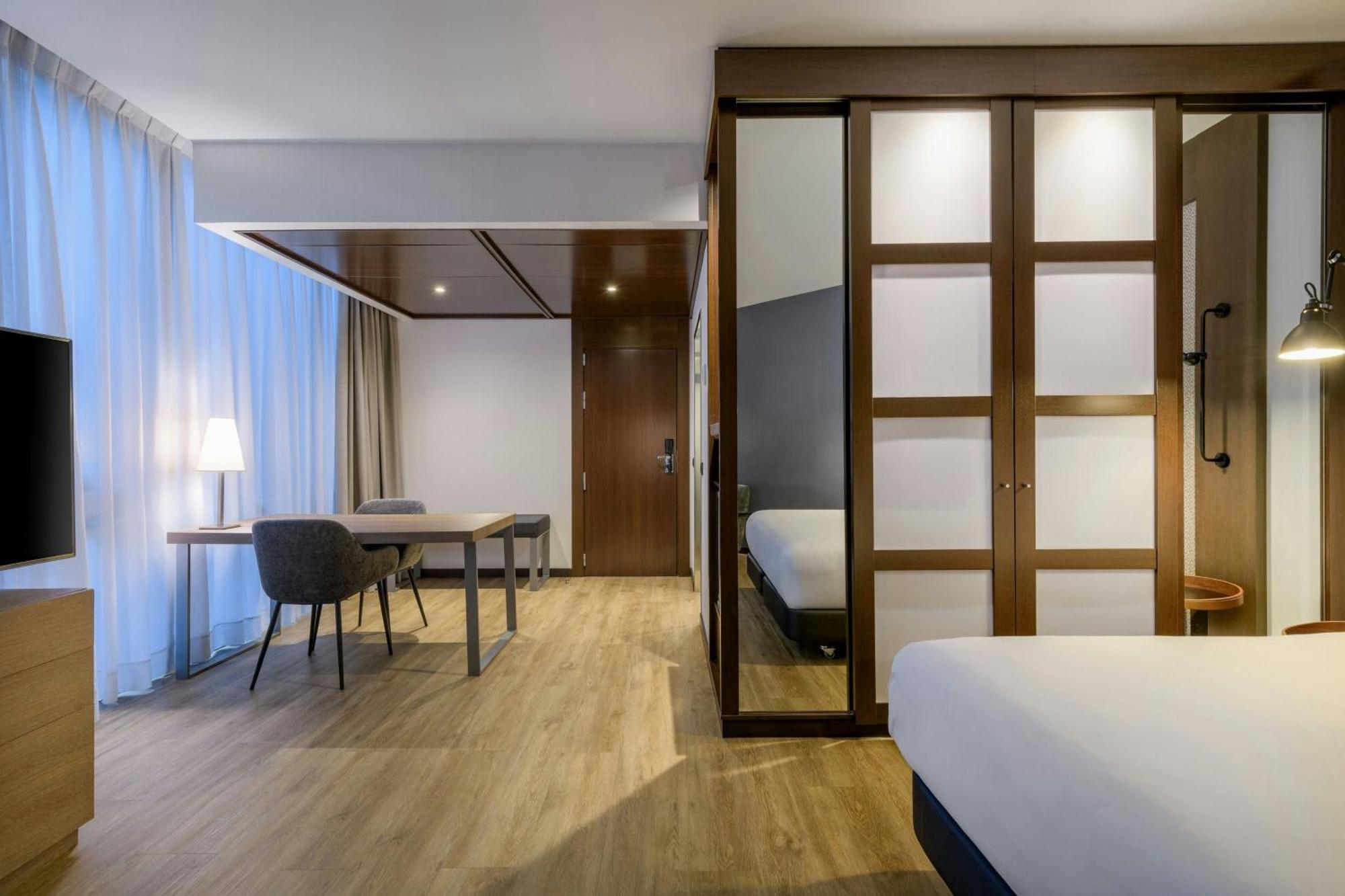 Standard Queen Room