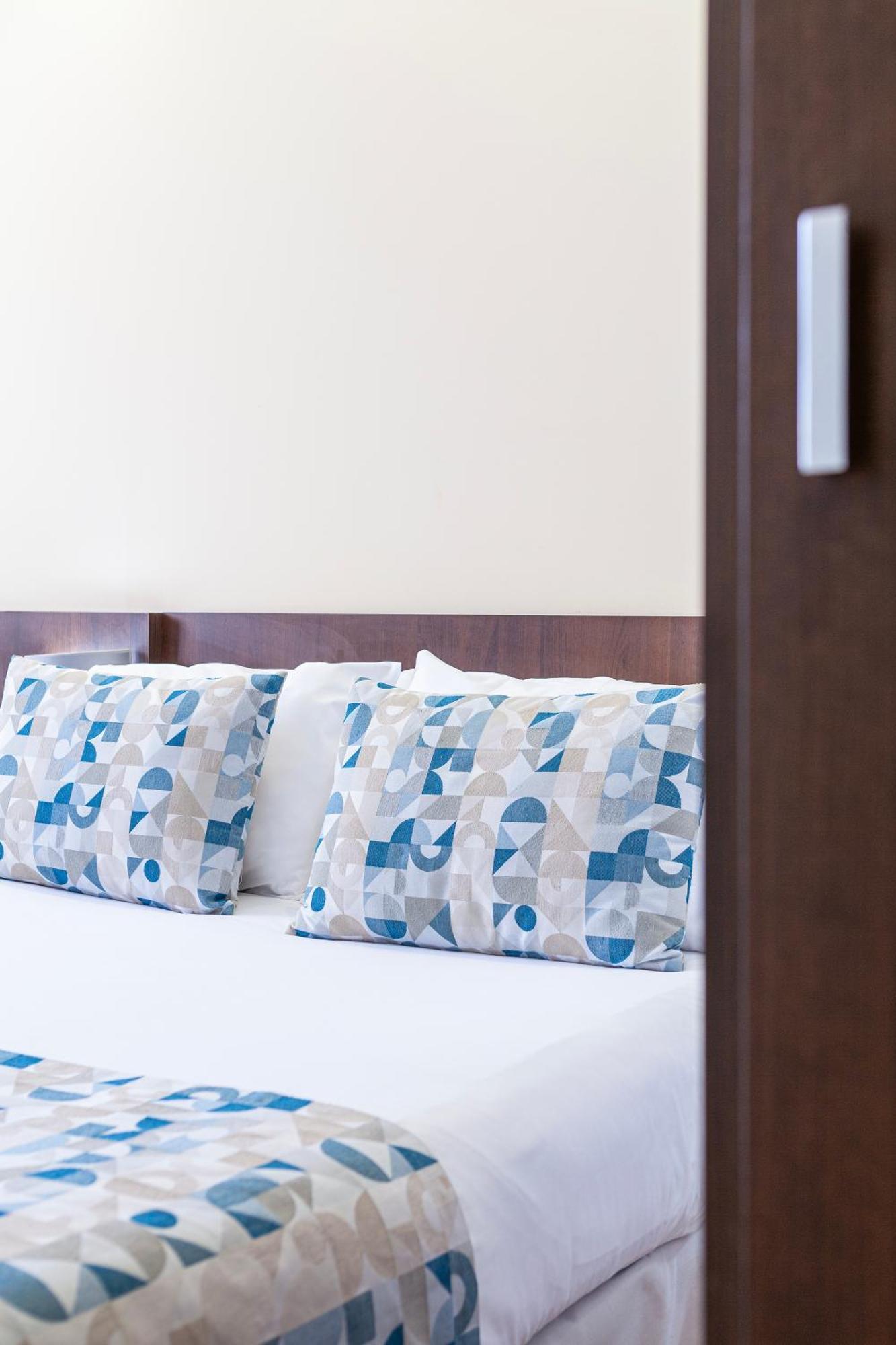 Standard Double or Twin Room,1674735694:JPEG