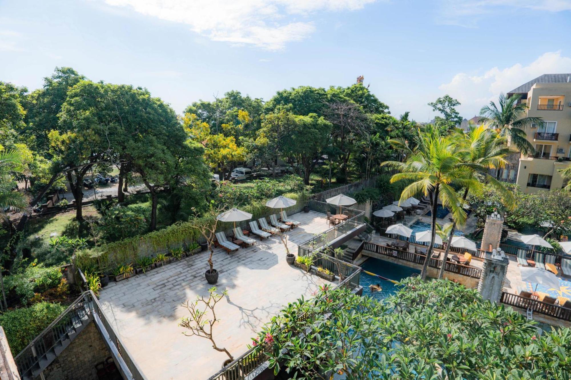Super Deluxe Pool View Room Airport Transfer