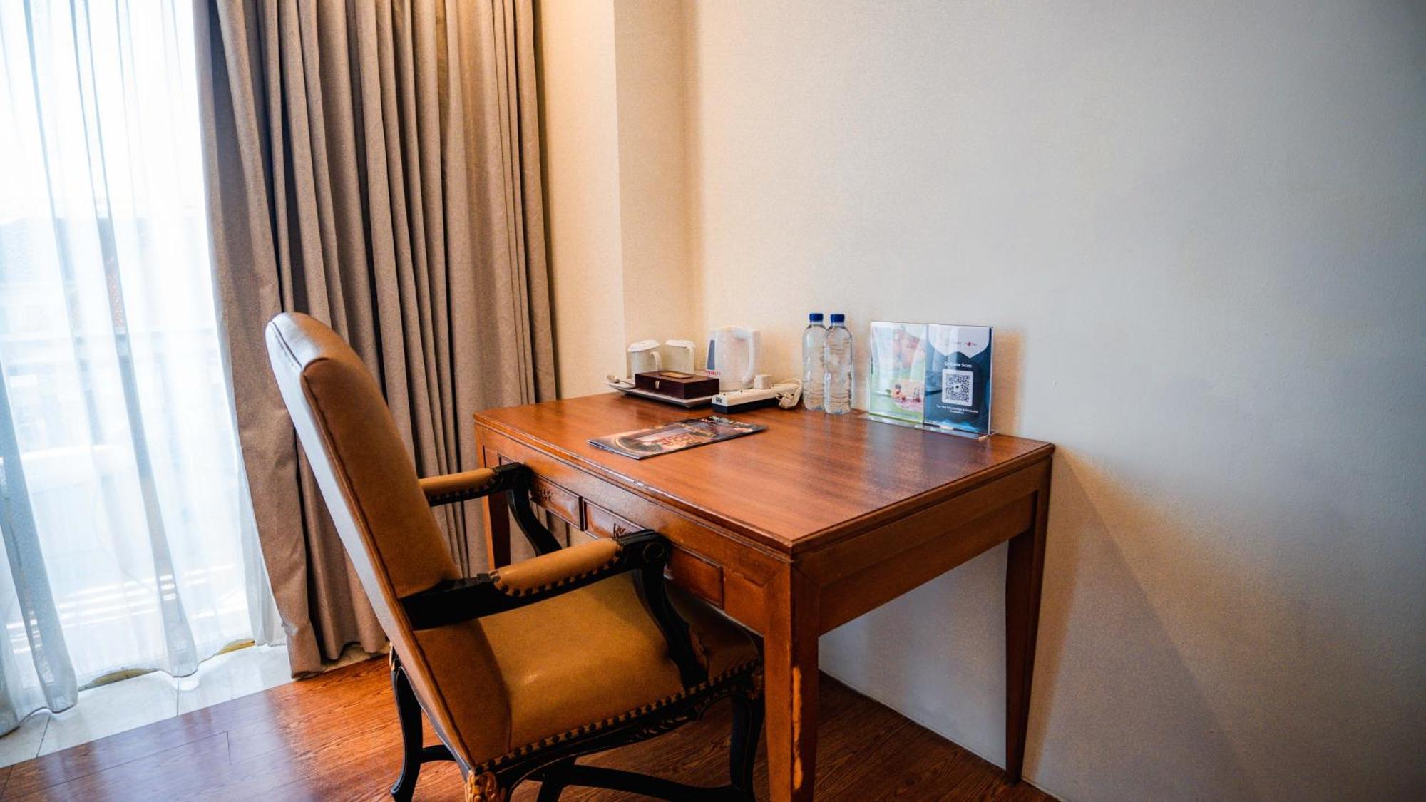Deluxe Double or Twin Room Airport Transfer