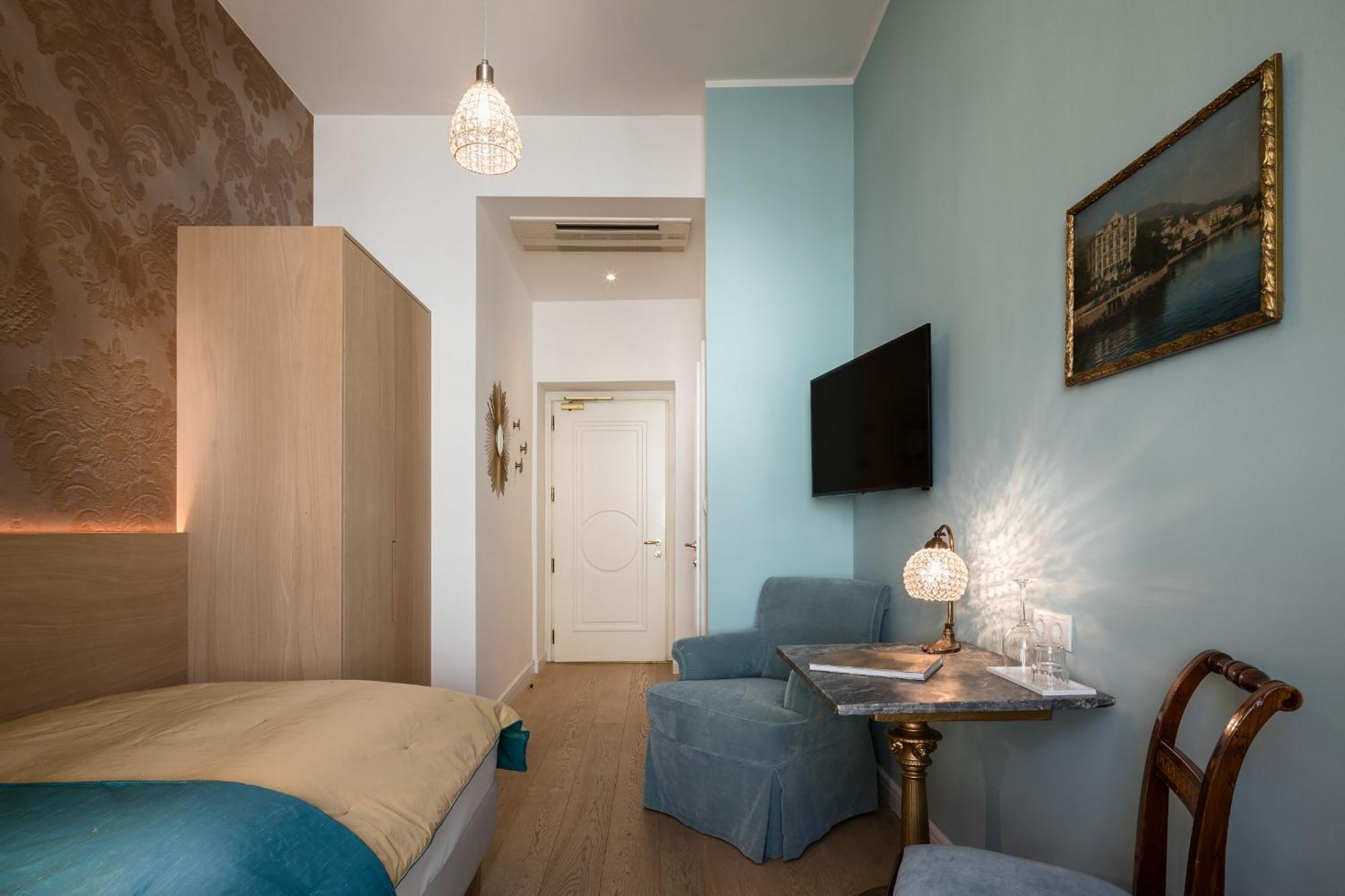 Superior Single Room,1678626570:JPEG