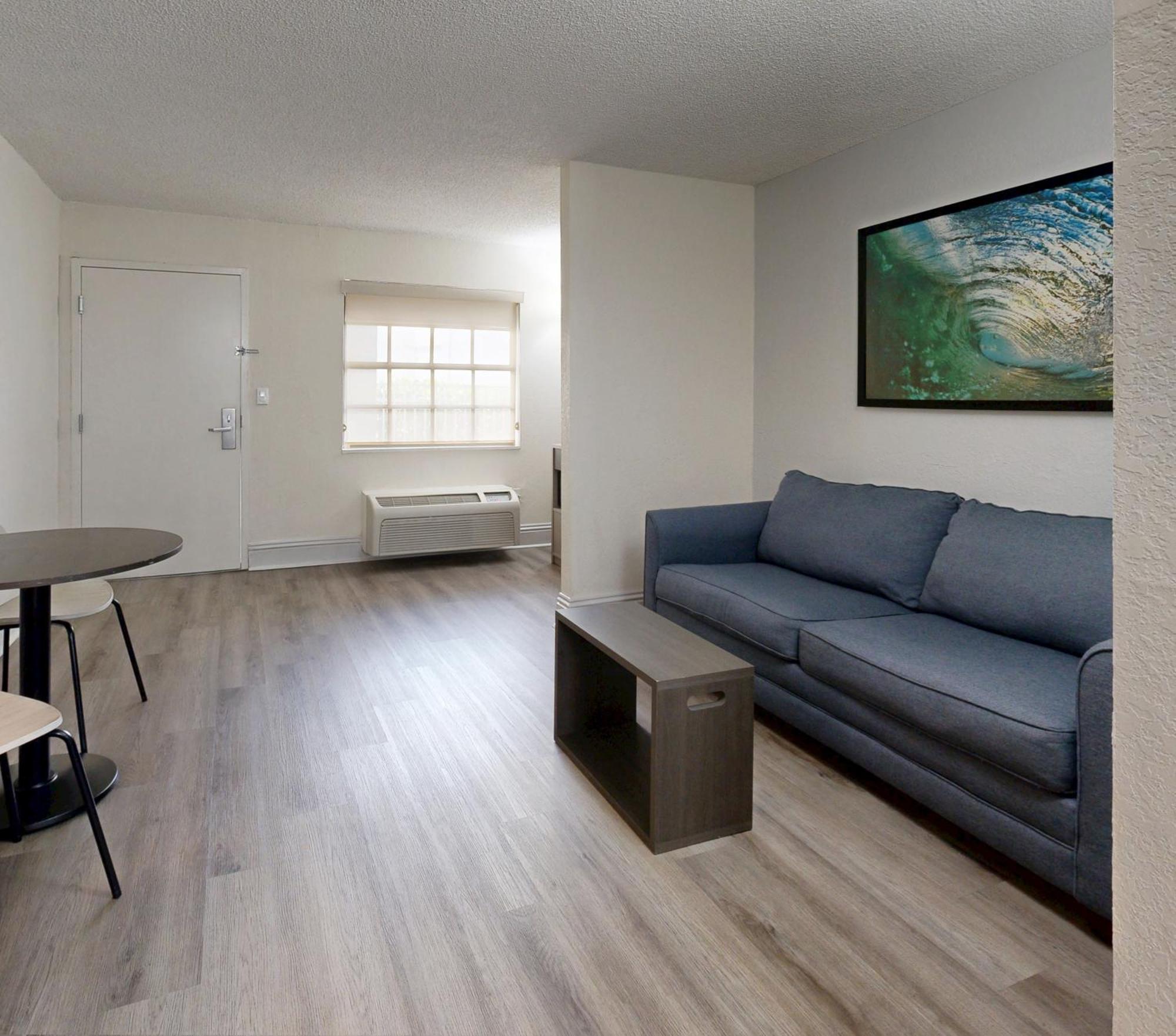 Premium King Suite