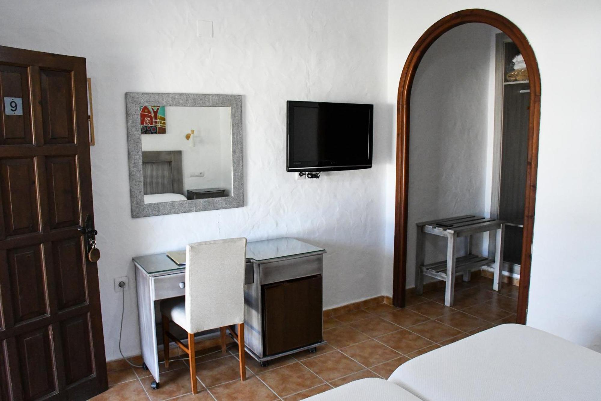 Bungalow (2 Adults),1688810942:JPEG