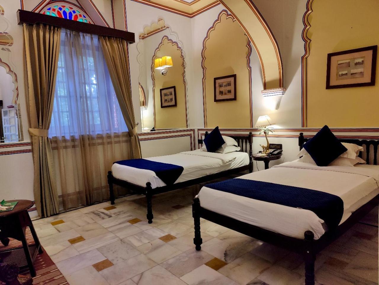 Twin Room,1689864089:JPEG