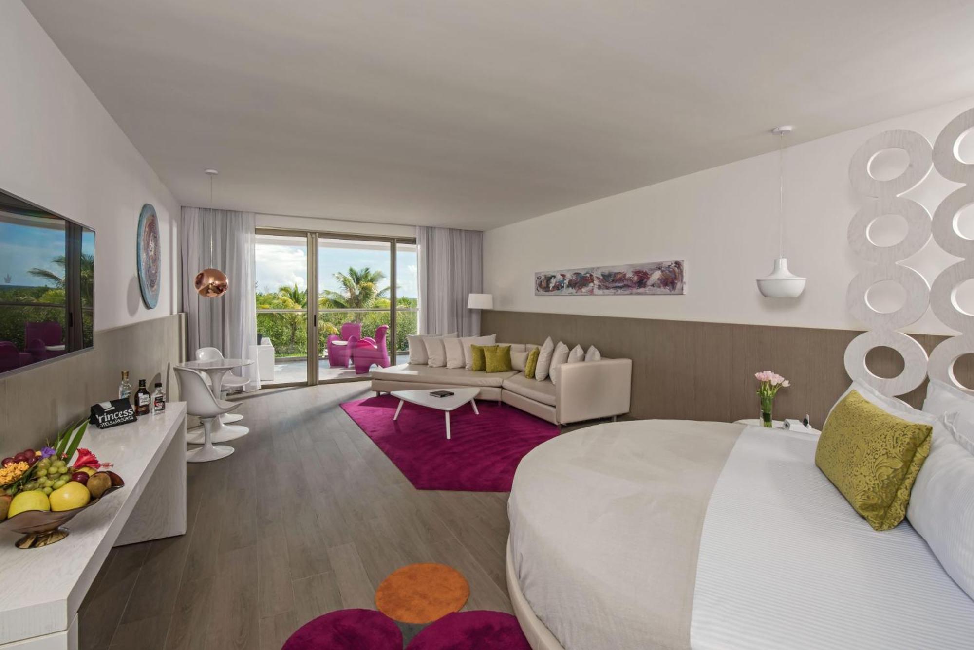 Honeymoon Suite (Adults over 18 years old only),1698056811:JPEG