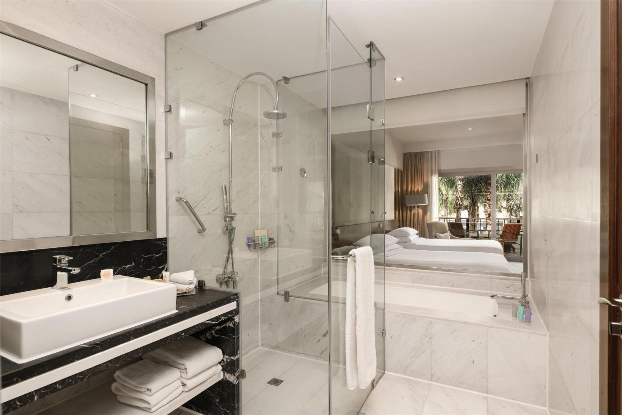 Twin Club Room