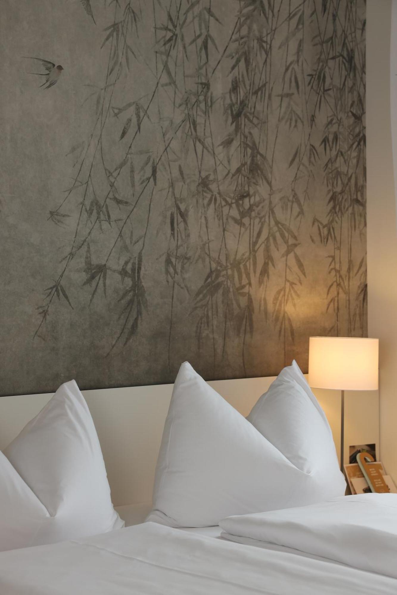 Deluxe Double Room with Lake View