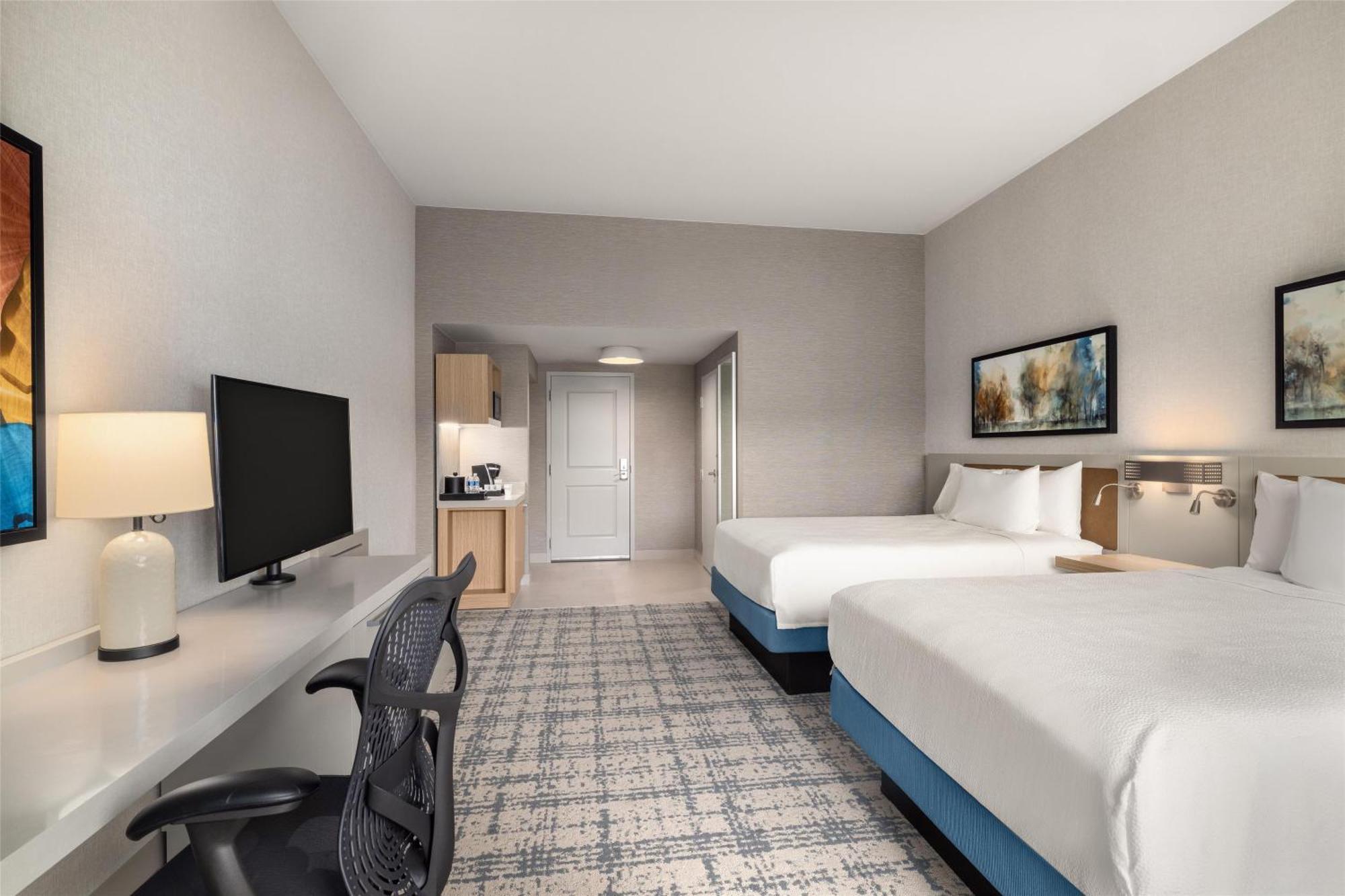 Queen Room Two Queen Beds Mobility Hearing Access