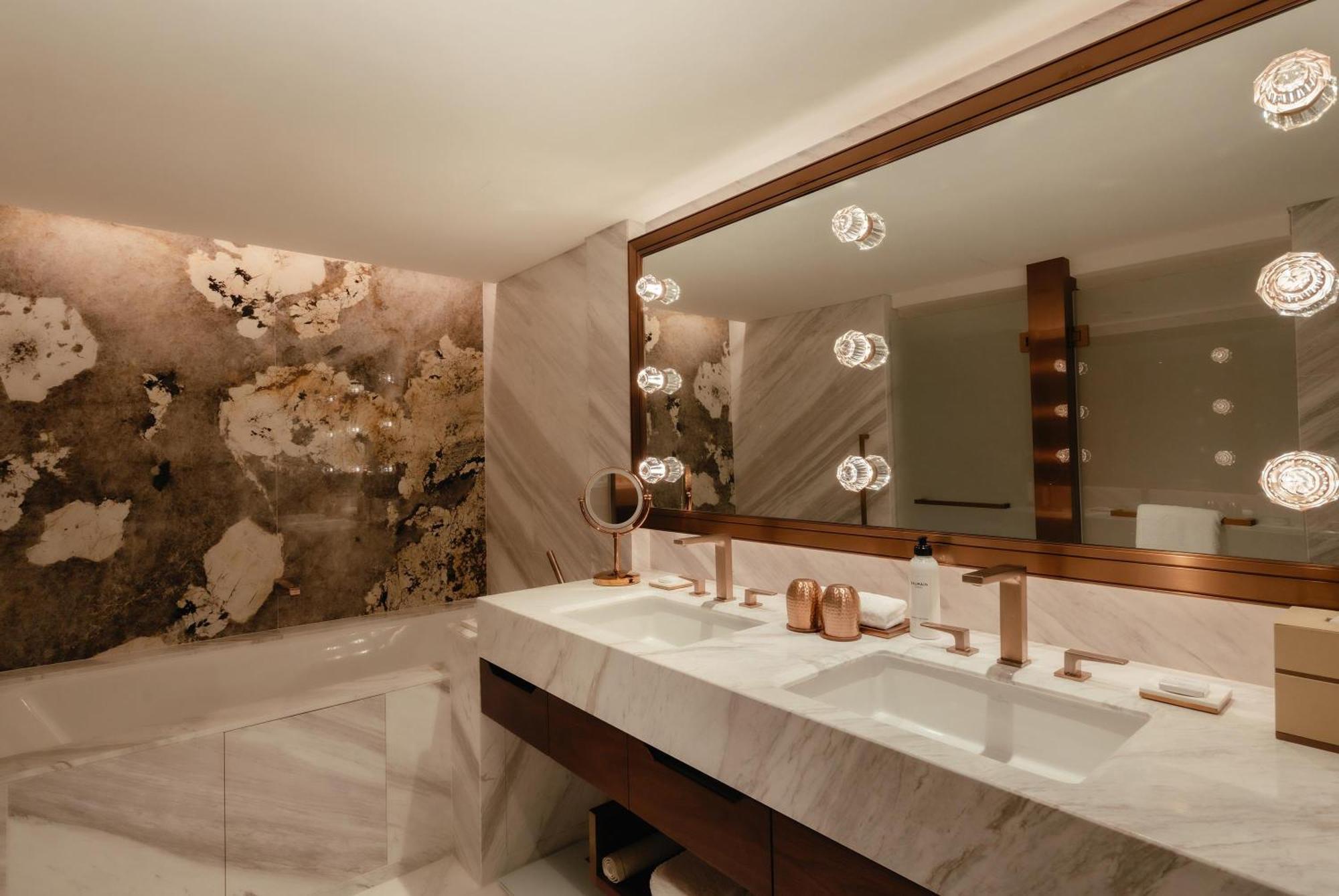 Deluxe Twin Room - Club Access