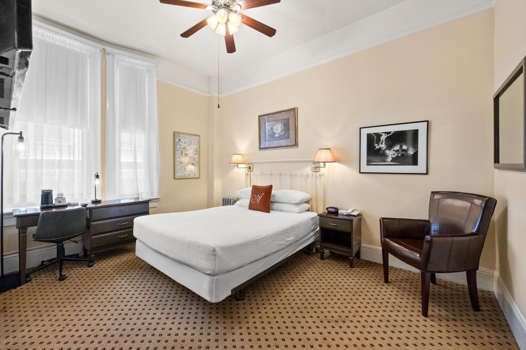 Queen Room Disability Access,1705582651:JPEG