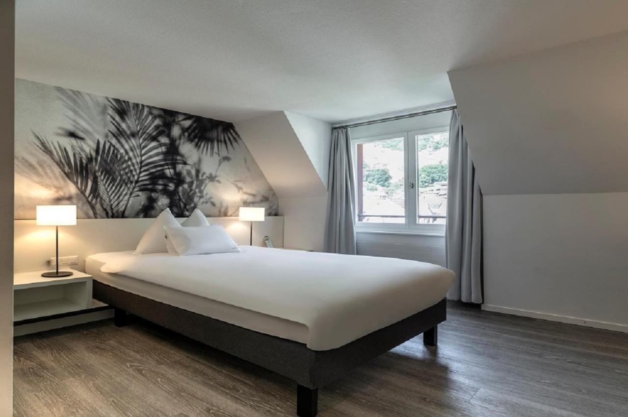 Single Room with Mountain View
