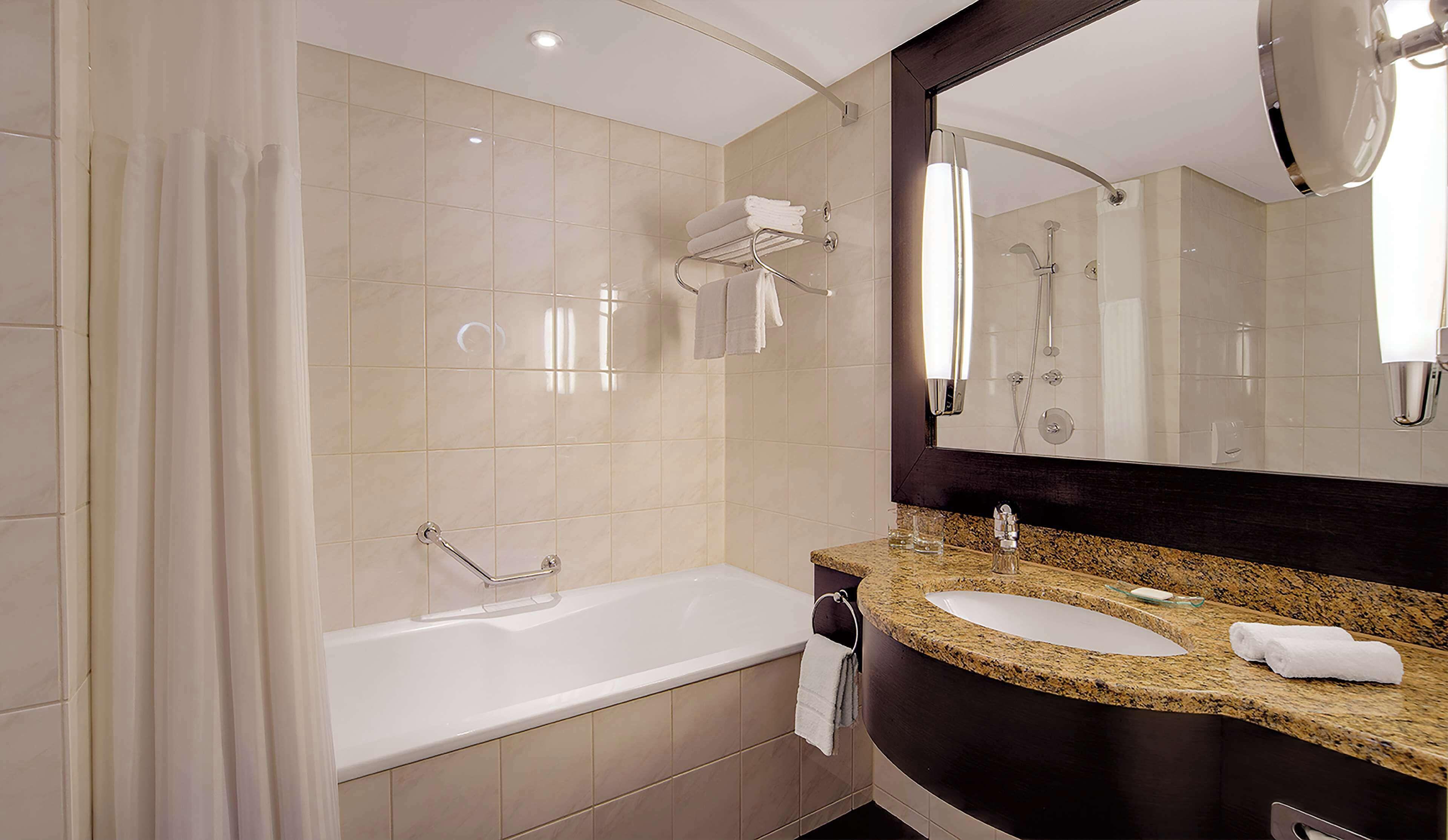 Quarto com 2 Camas de Solteiro