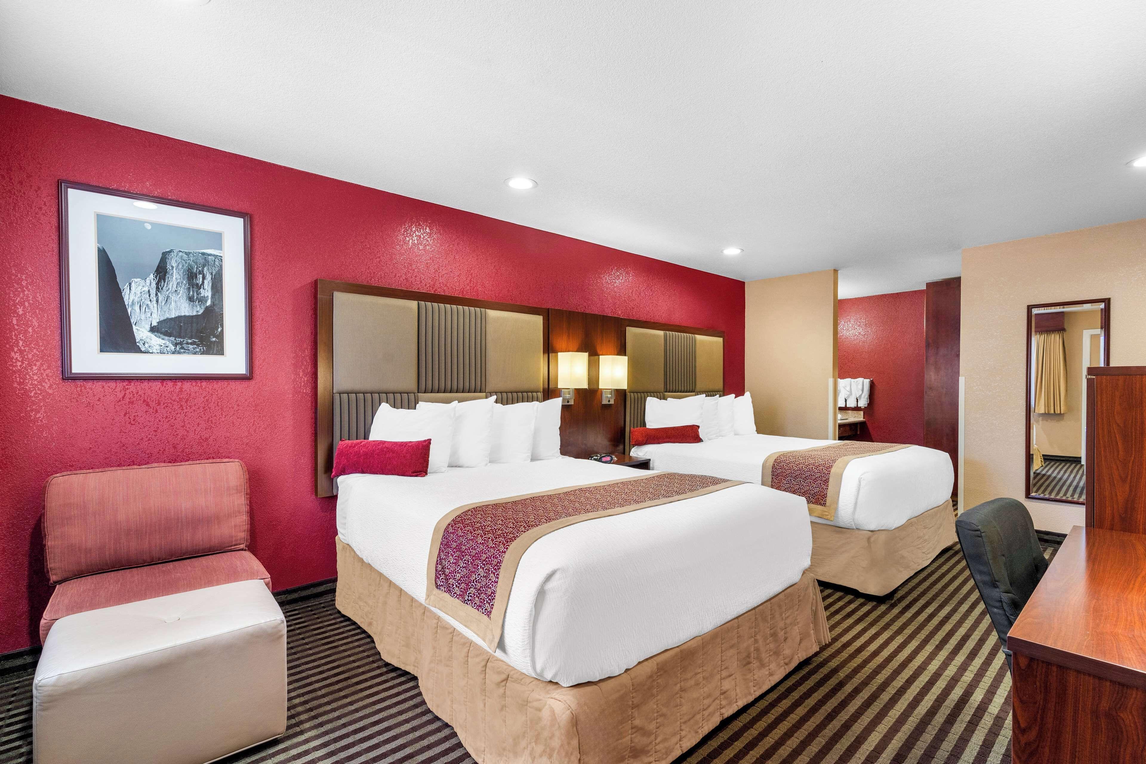 Queen Room Two Queen Beds