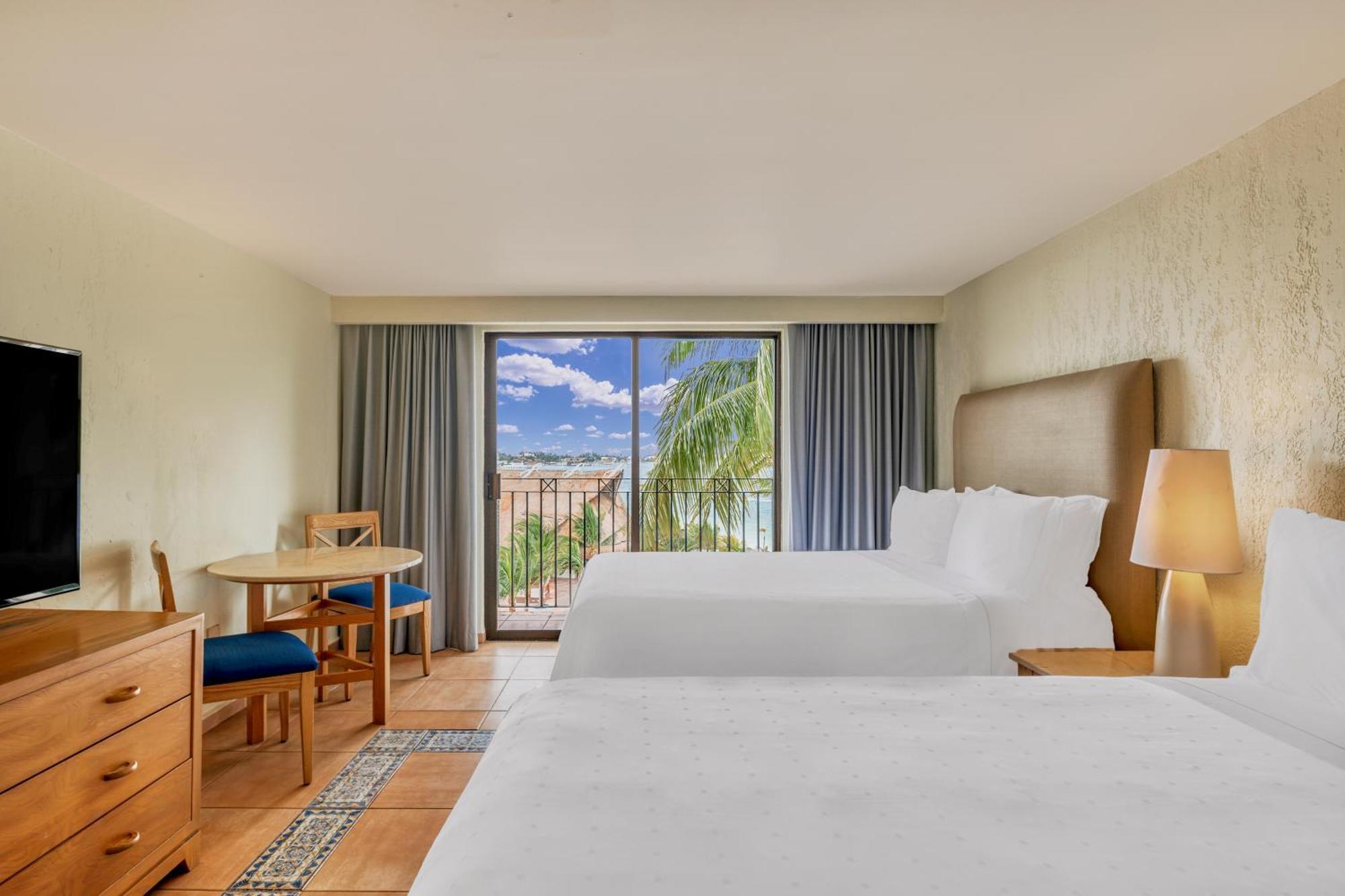 Master Suite, 2 Bedroom Plus