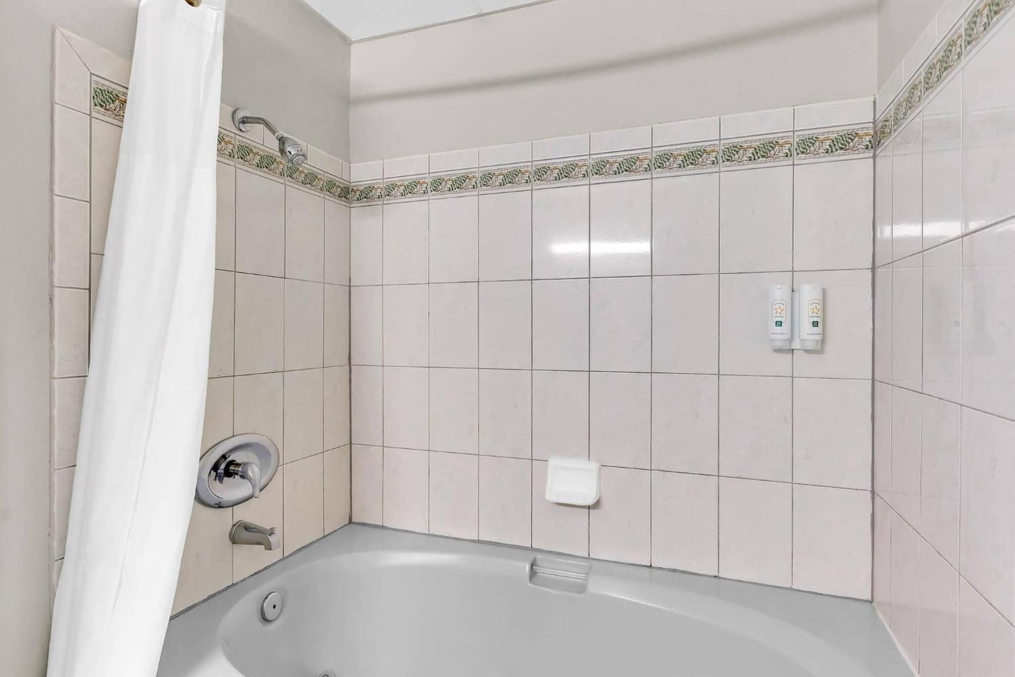 King Room - Non-Smoking,1706839635:JPEG