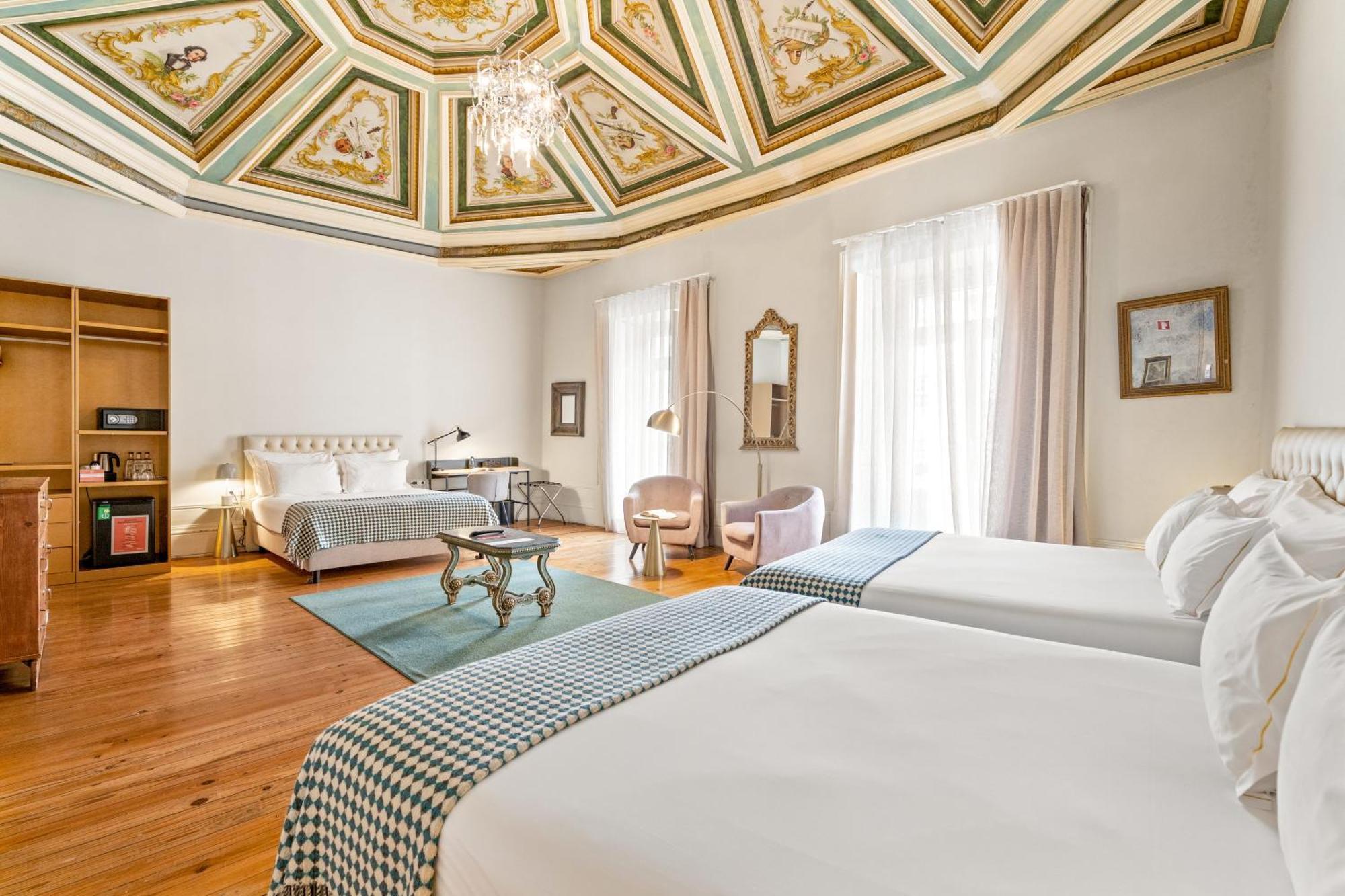 Signature Family Room,1706841091:JPEG