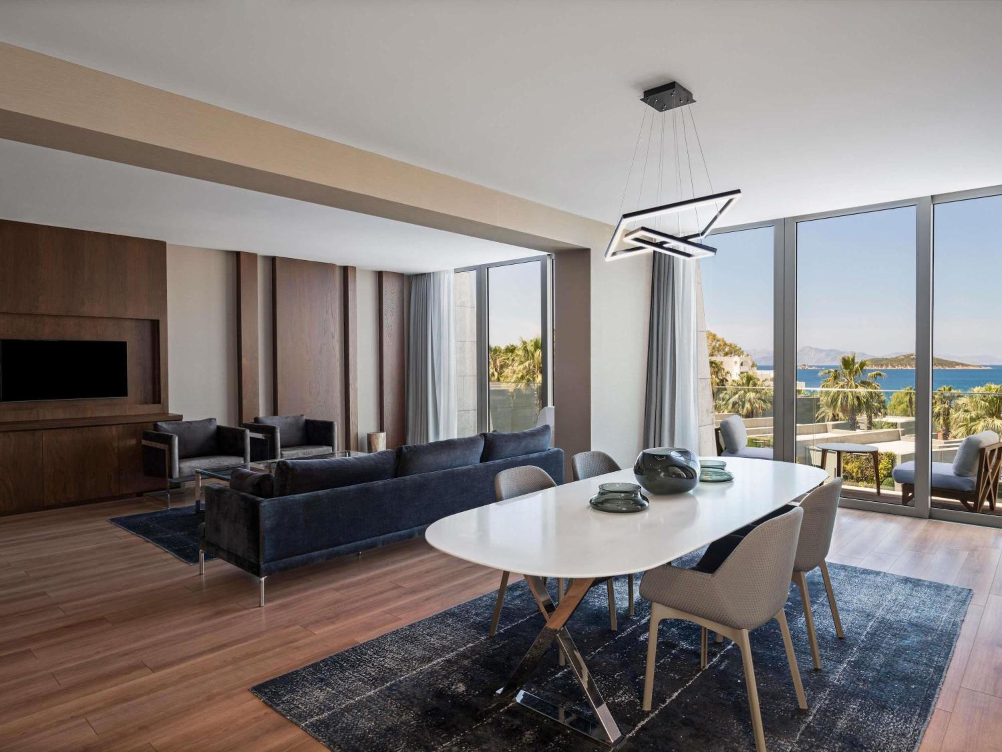 Signature Suite,1706875607:JPEG