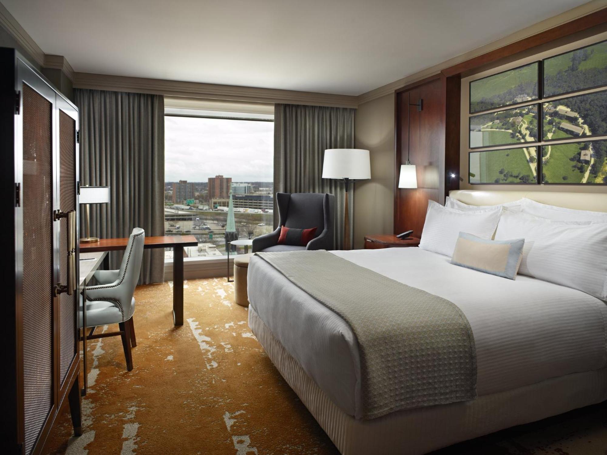 Deluxe King Room
