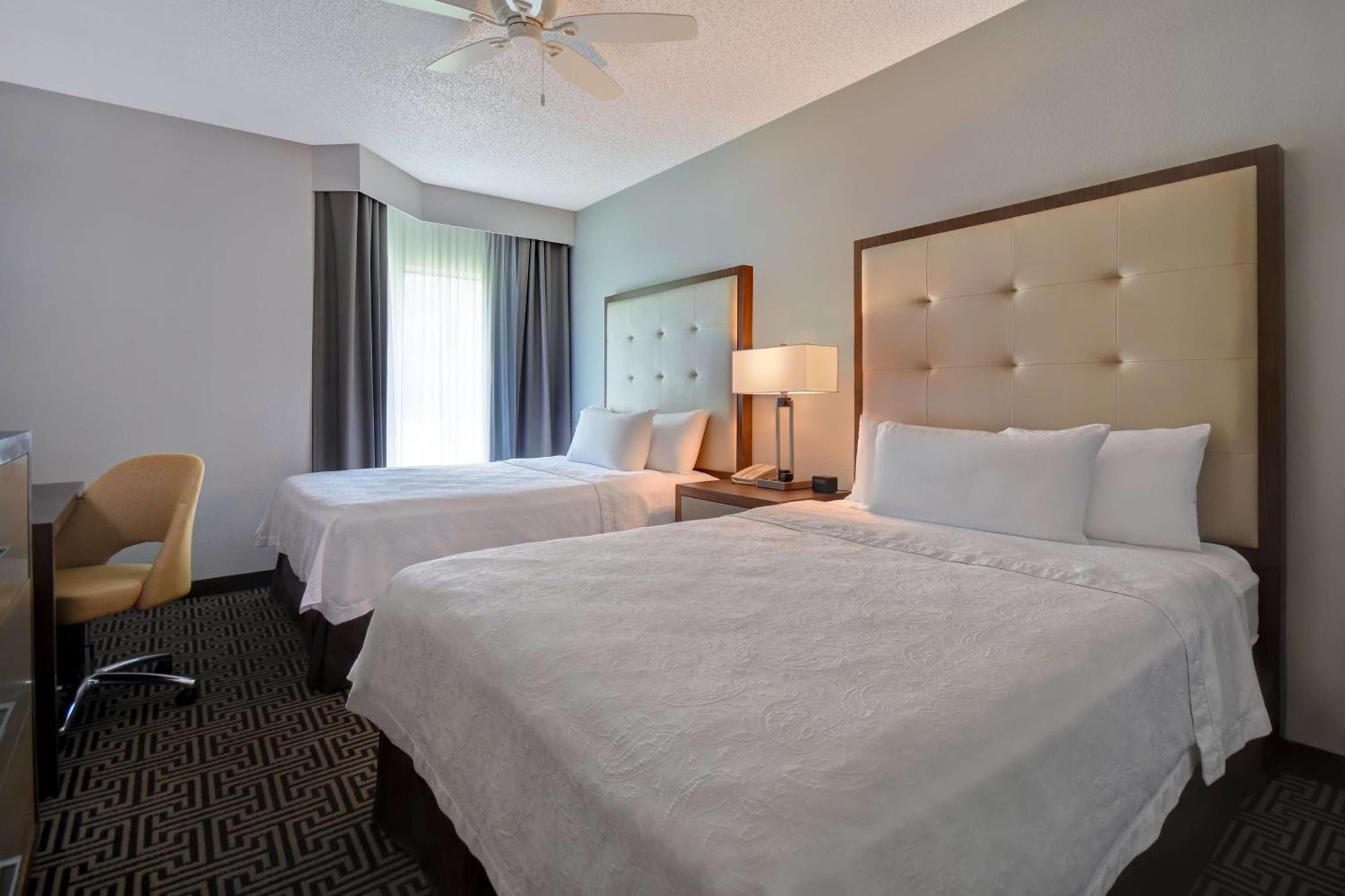 One-Bedroom Queen Suite Two Queen Beds Non-Smoking