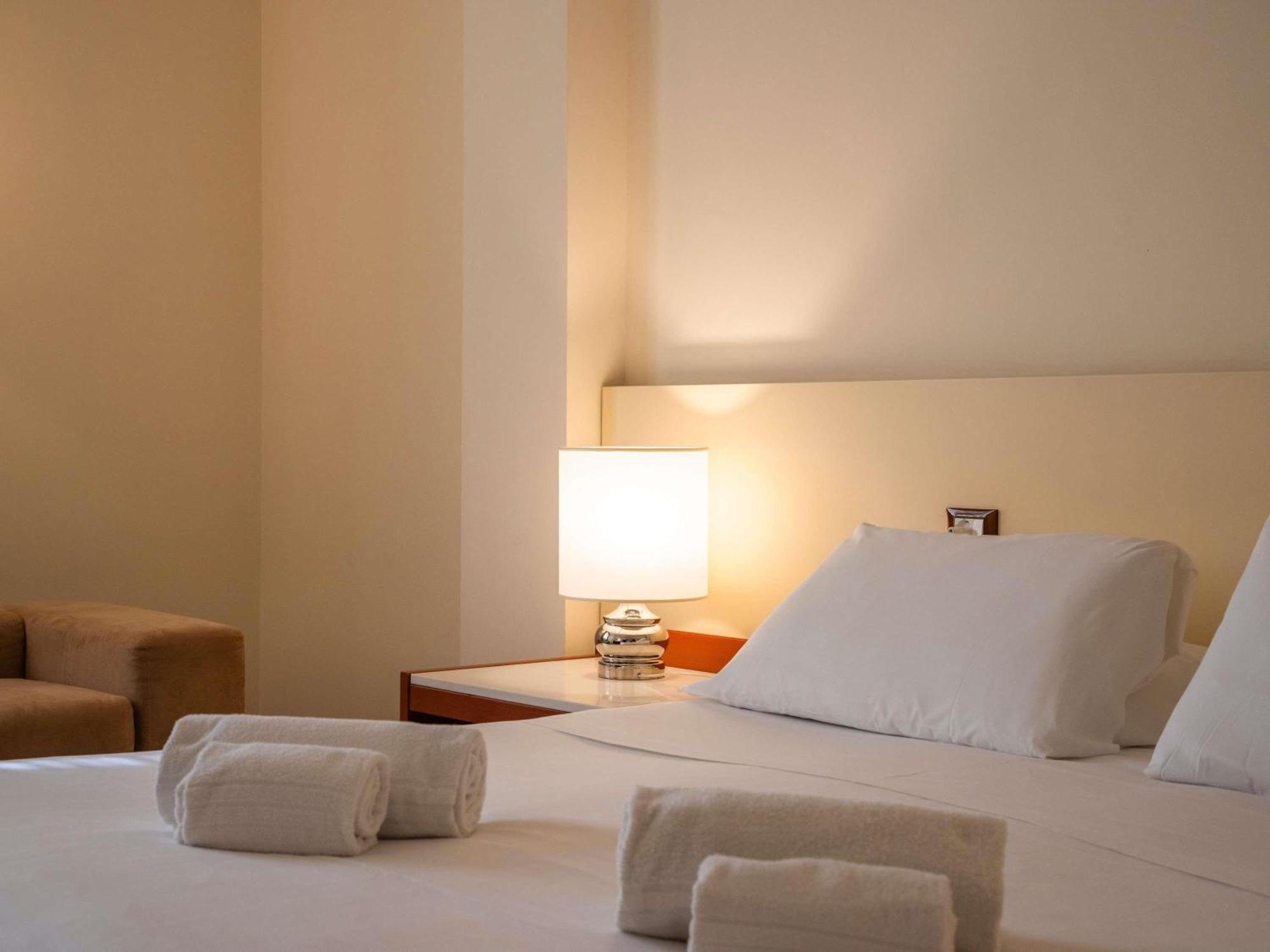 Classic Triple Room with One Queen and One Single Bed,1758276468:JPEG
