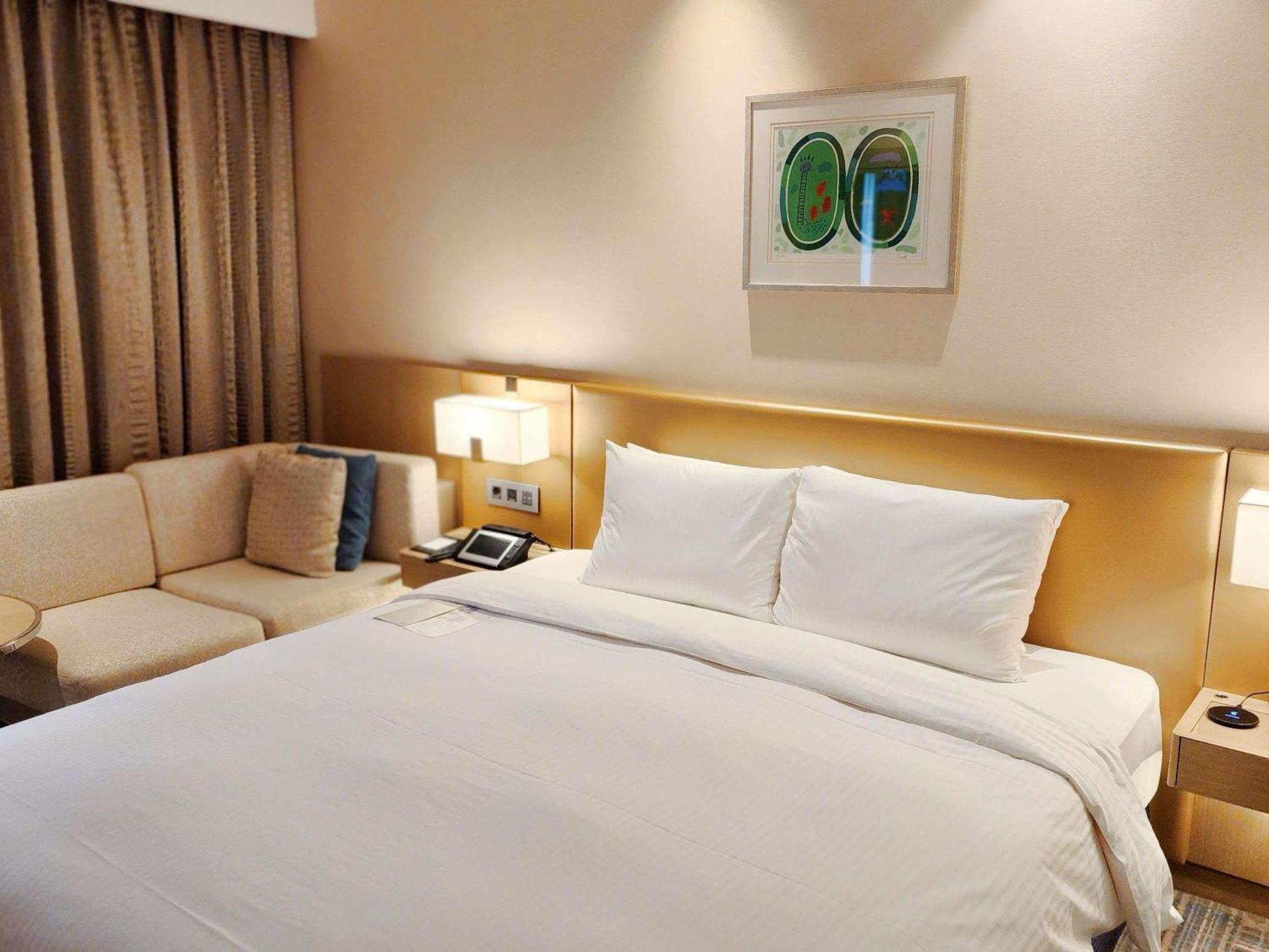 Deluxe Queen Room,1717033373:JPEG