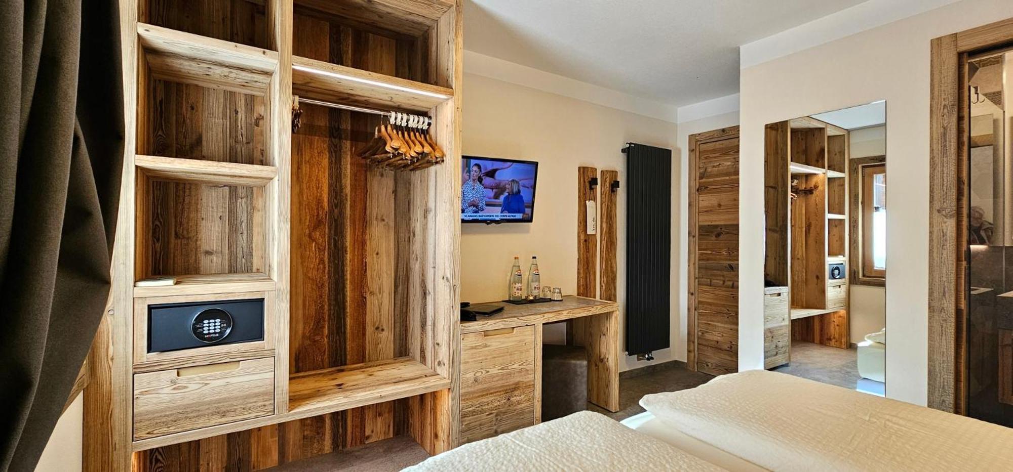 Deluxe Double or Twin Room,1717182197:JPEG