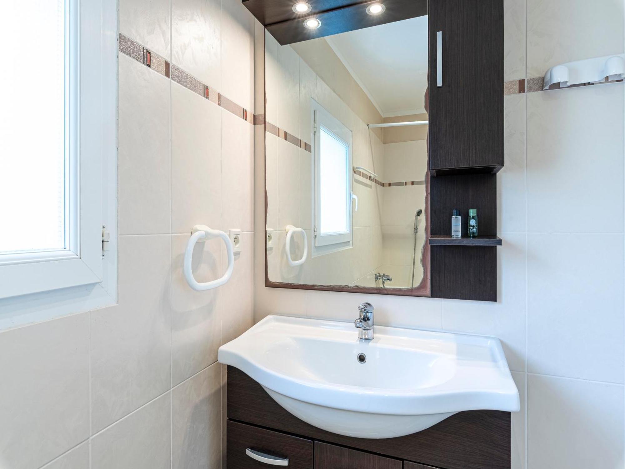 One-Bedroom House,1722940093:JPEG