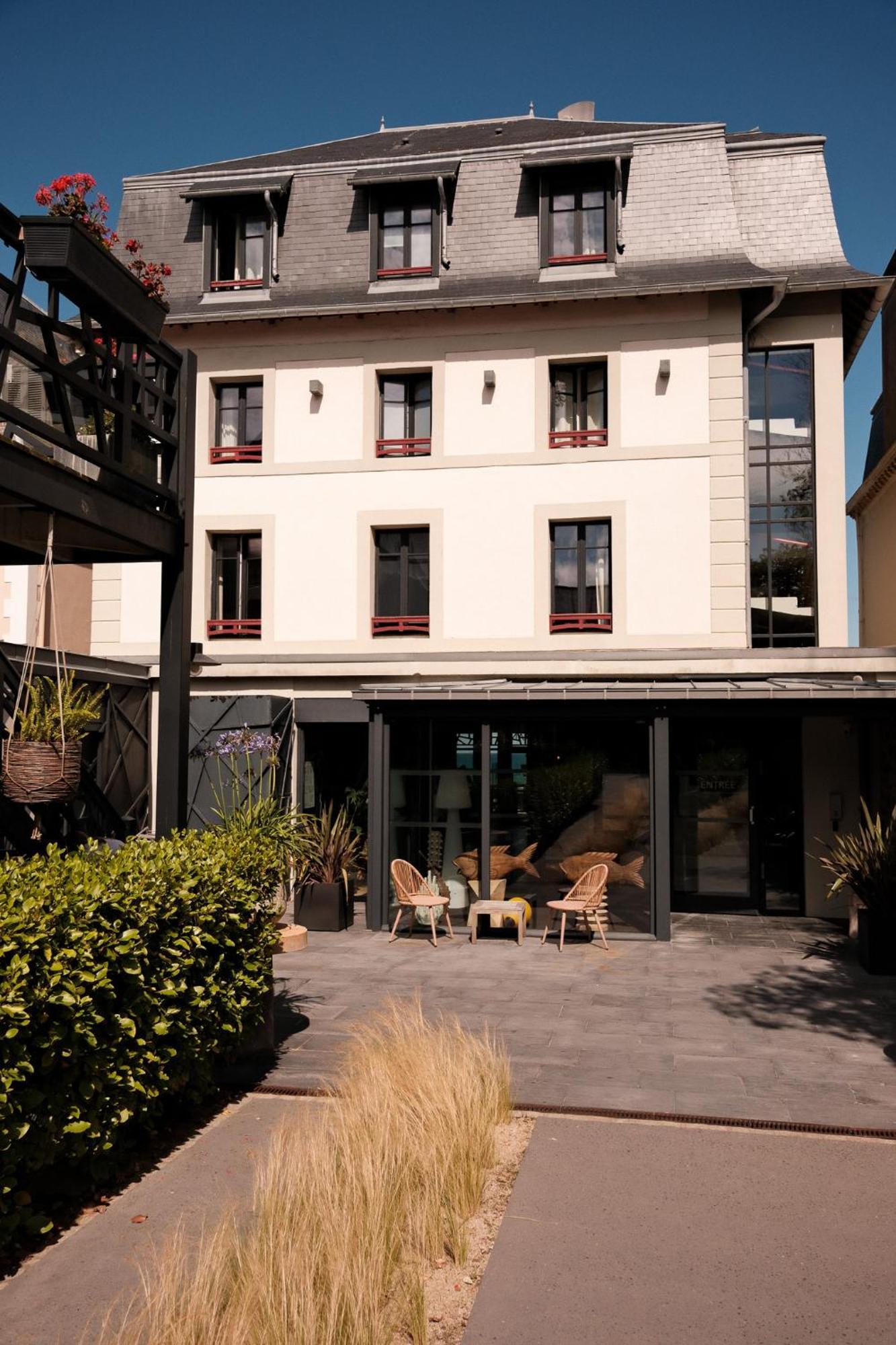 Double room courtyard side