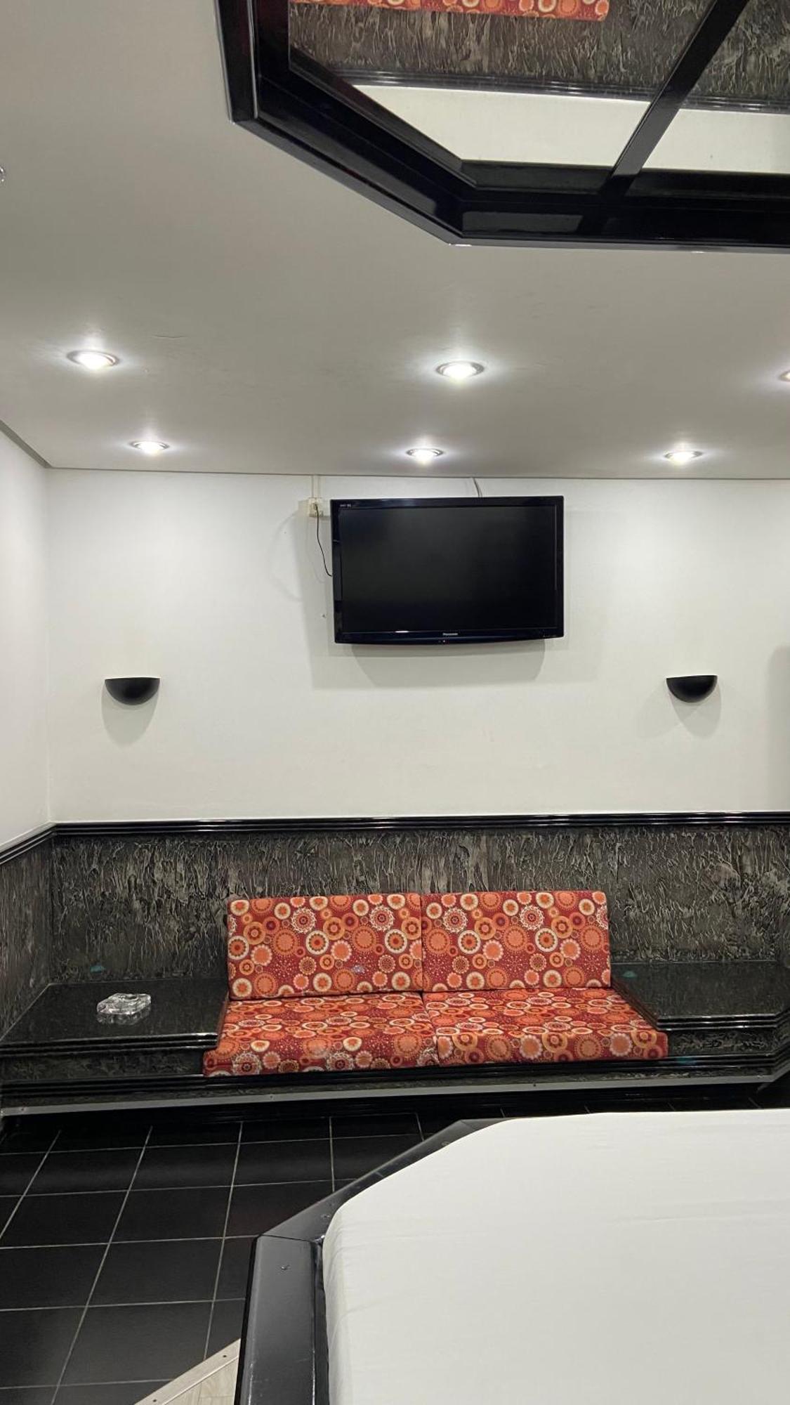 Quarto Duplo com Banheira de Hidromassagem