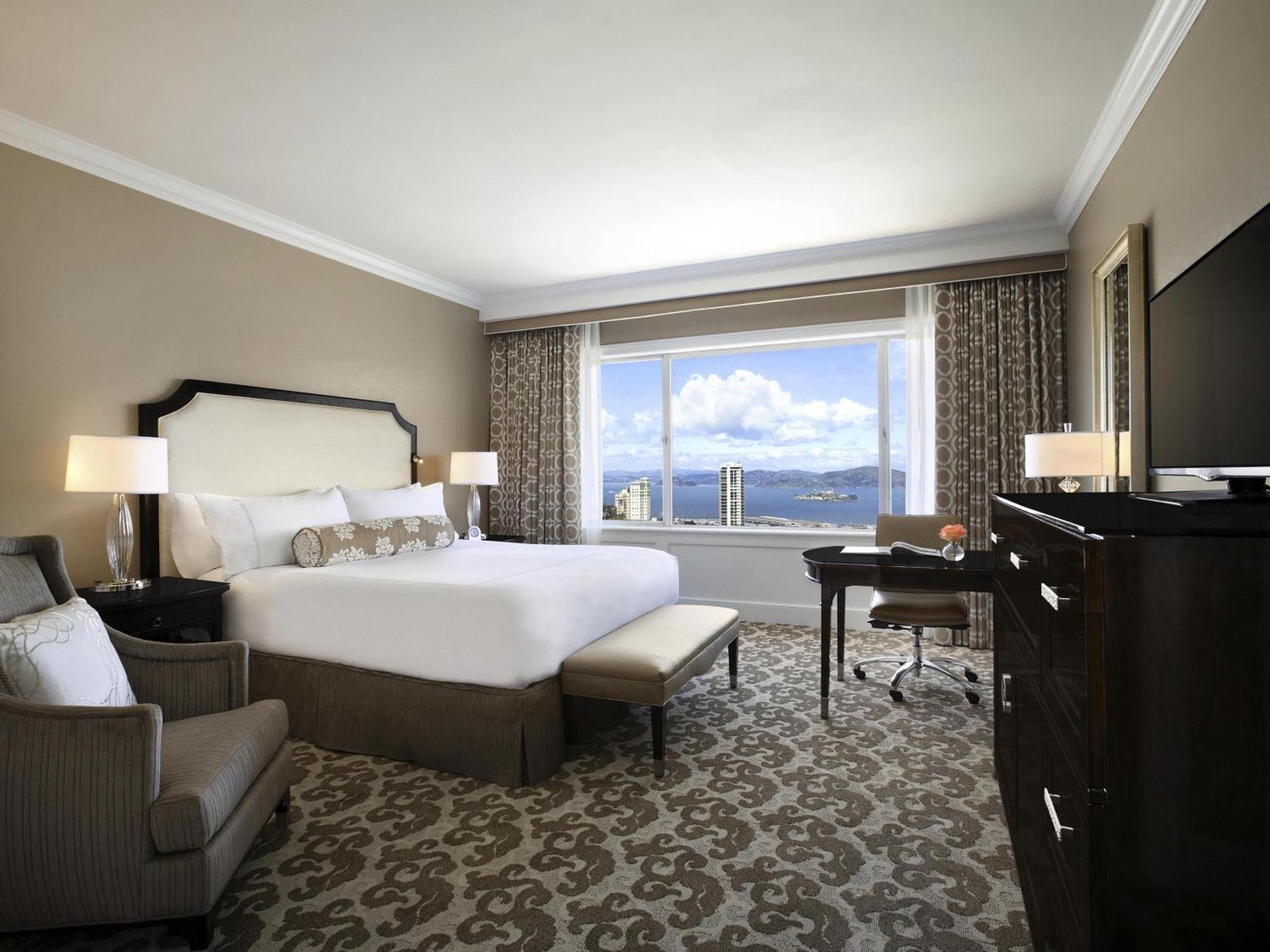 Signature King Room Bay View