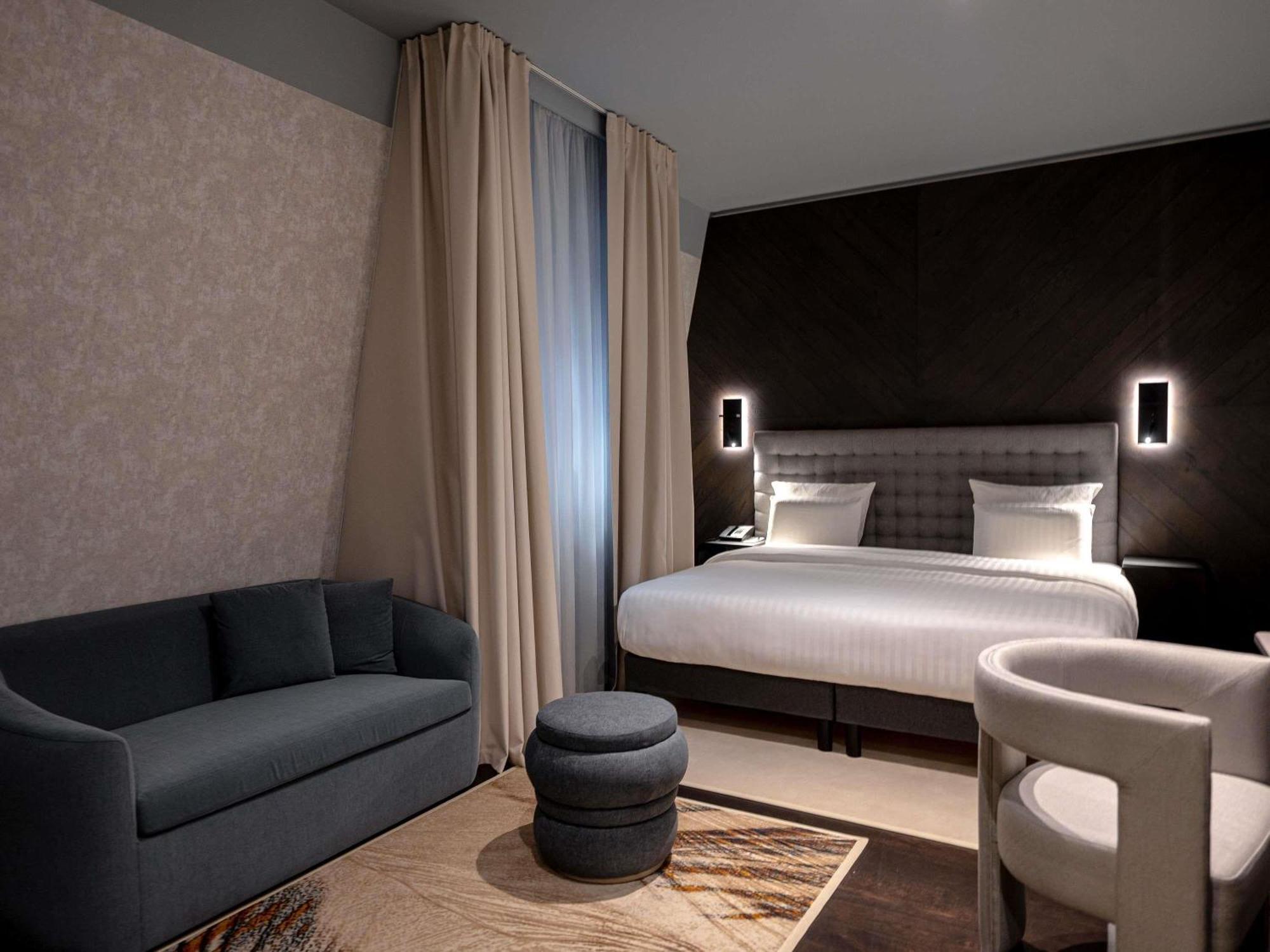 Deluxe Room,1731470854:JPEG