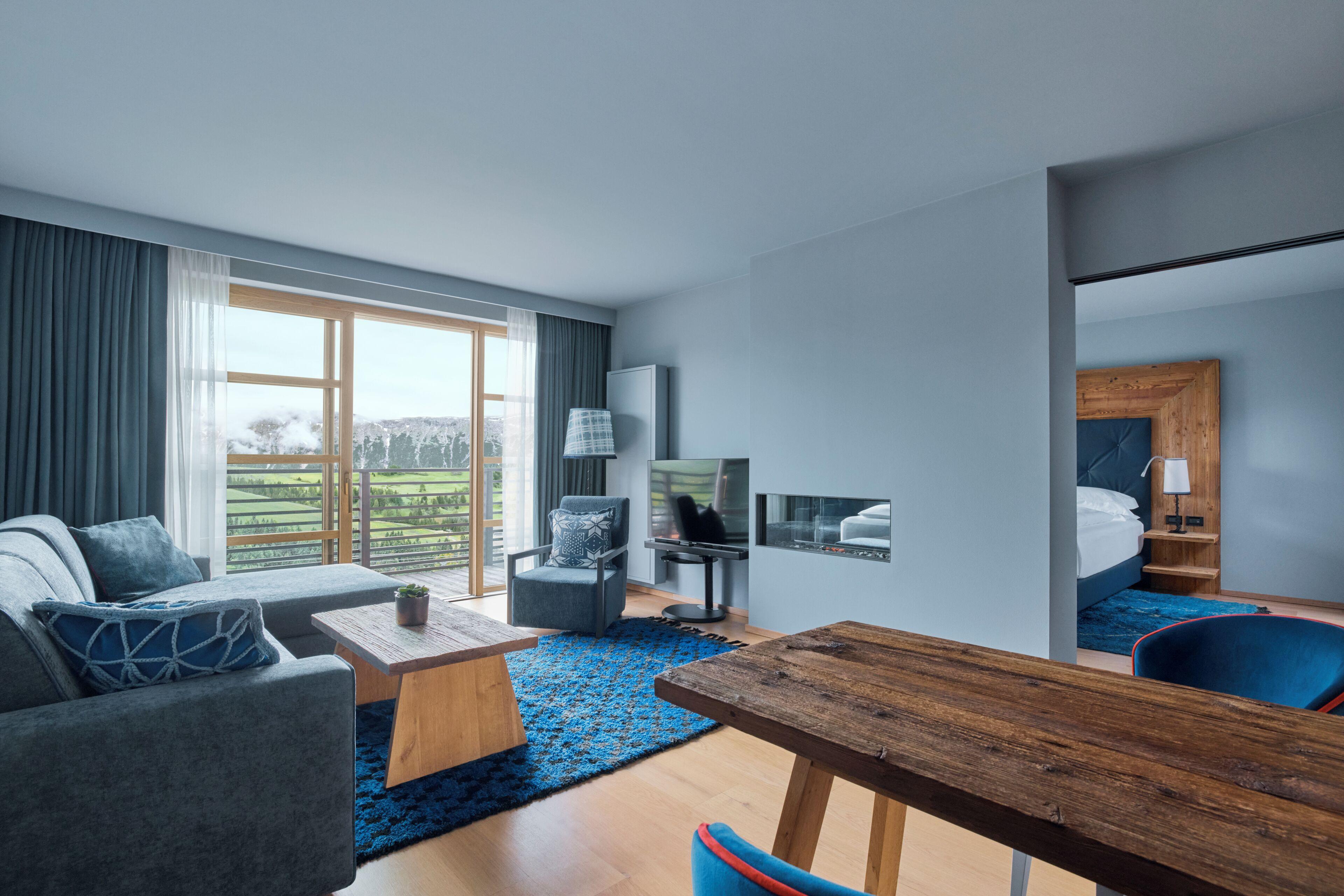 Suite with Mountain View,1765218372:JPEG