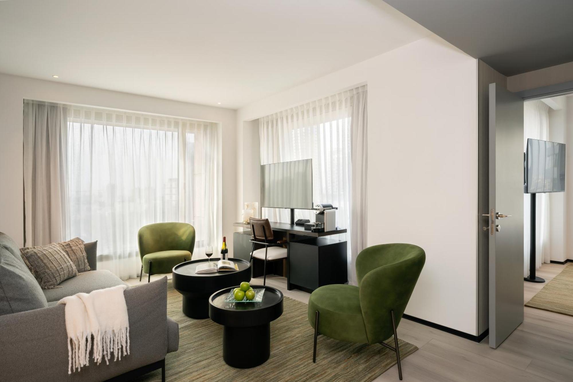 Junior Suite,1739390527:JPEG